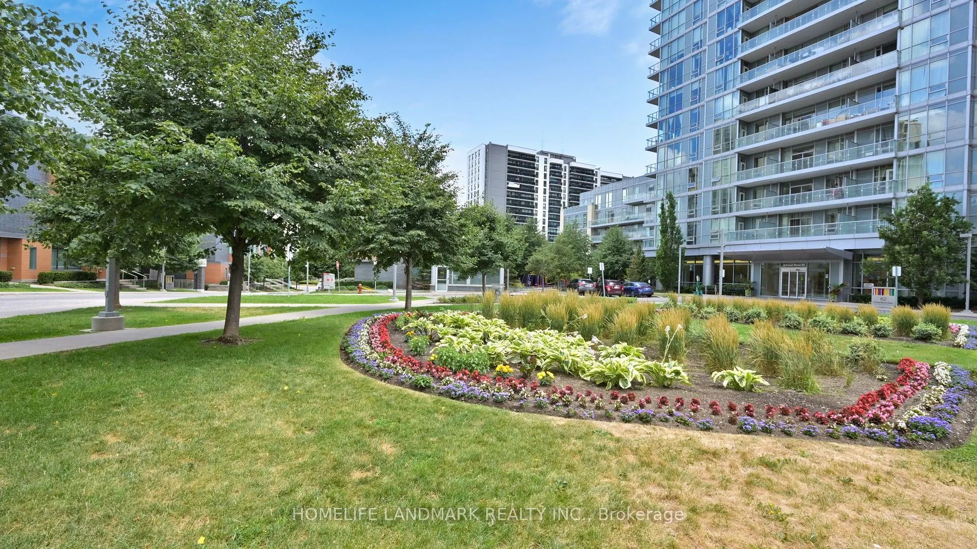 66 Forest Manor Road, #1208