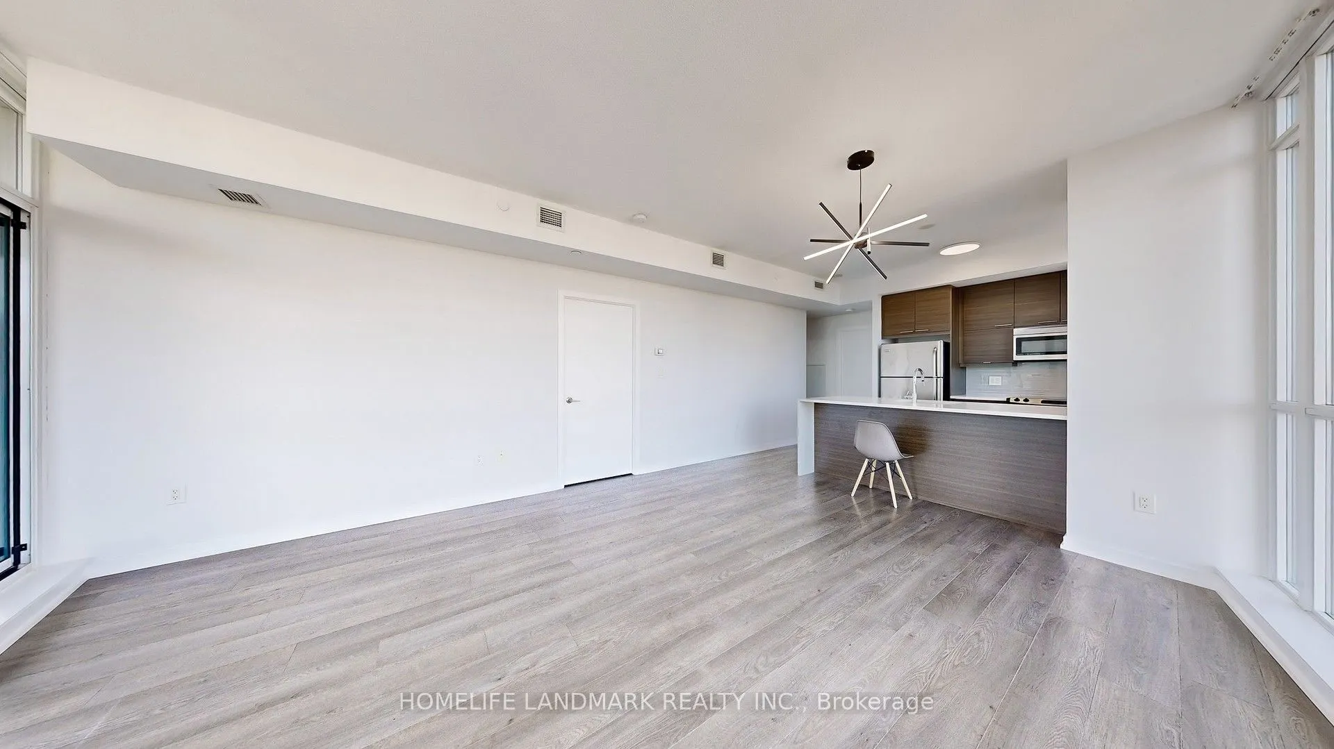 66 Forest Manor Road, #1208
