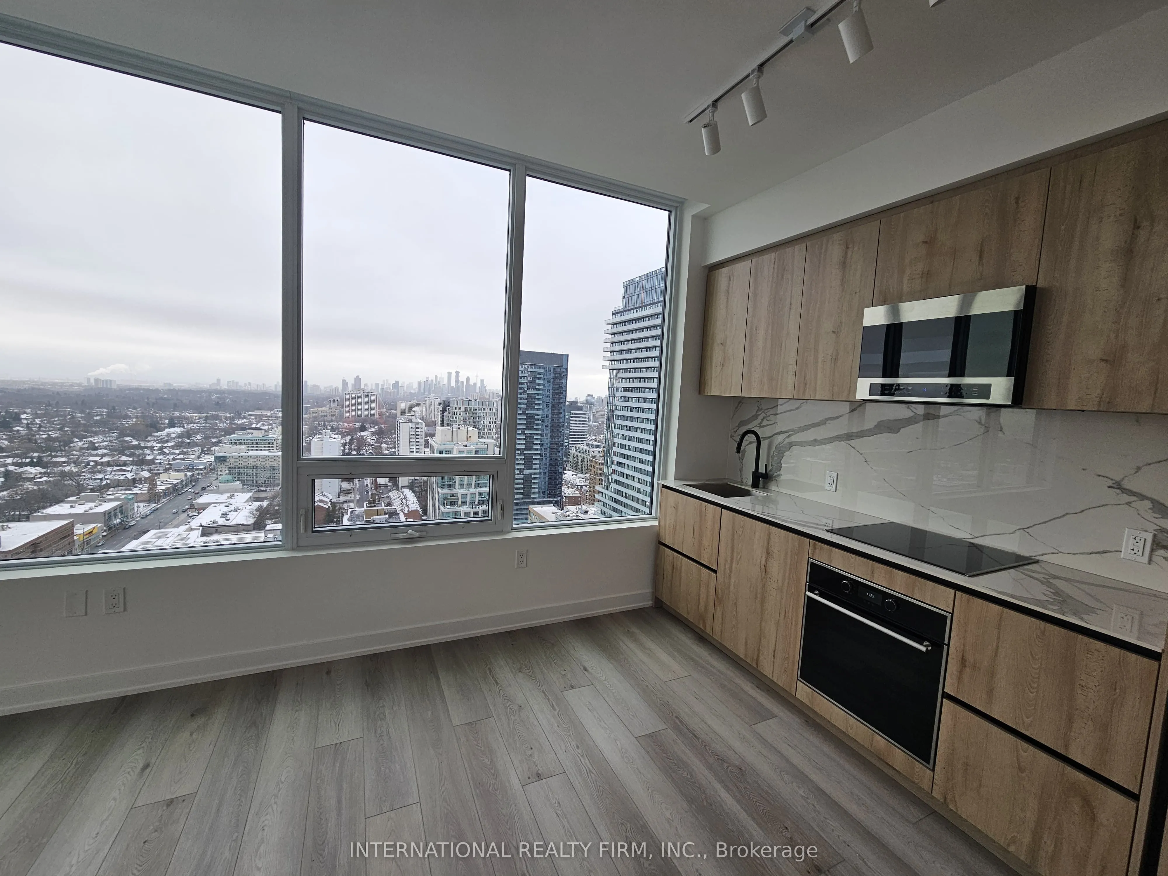 127 Broadway Avenue, #2912
