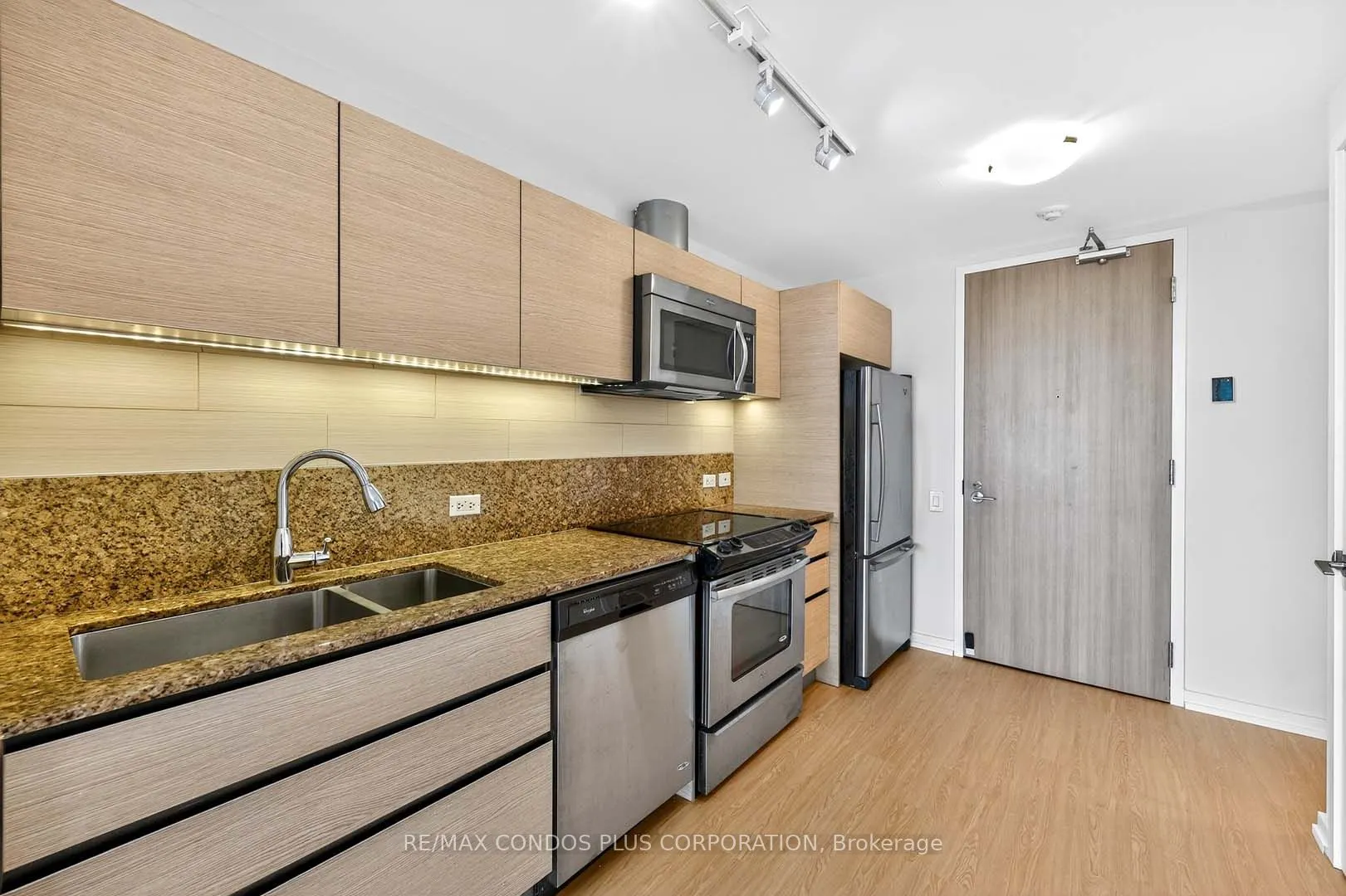 390 Cherry Street, #207