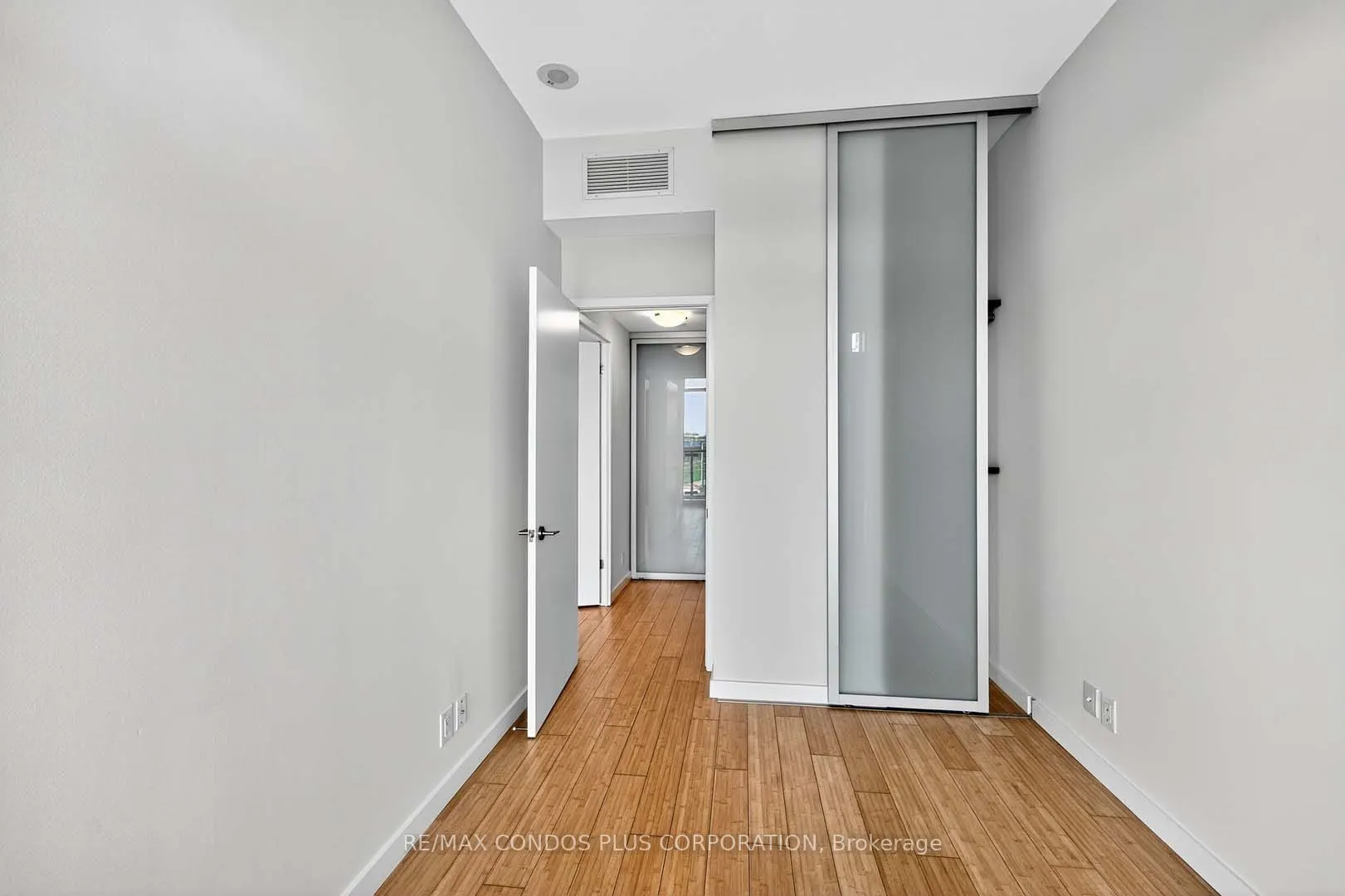 390 Cherry Street, #207