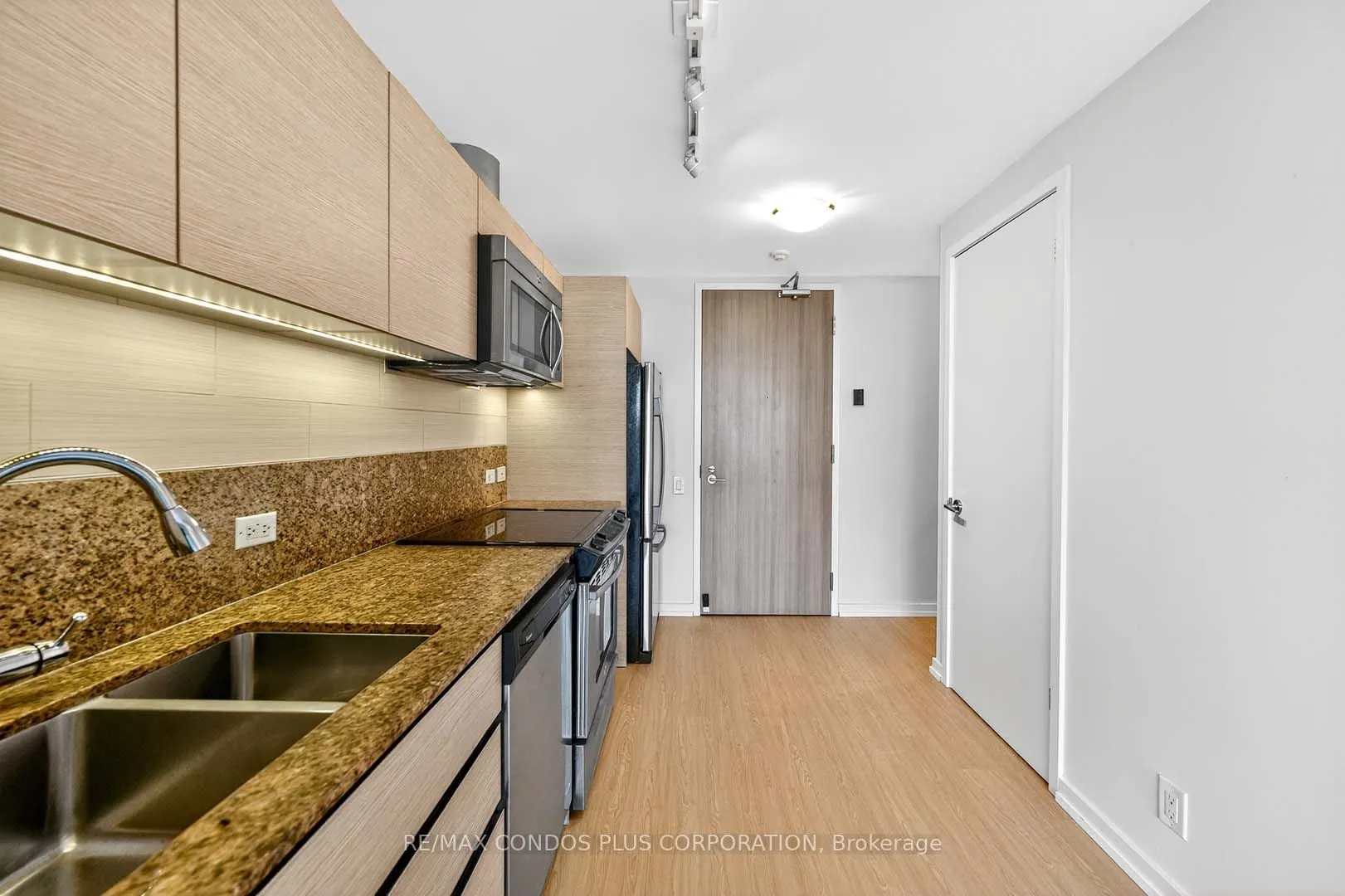 390 Cherry Street, #207