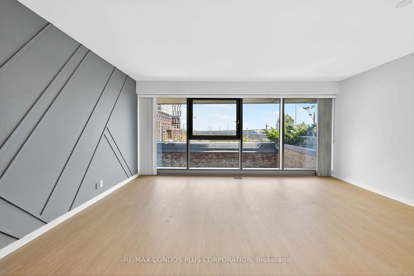 390 Cherry Street, #207