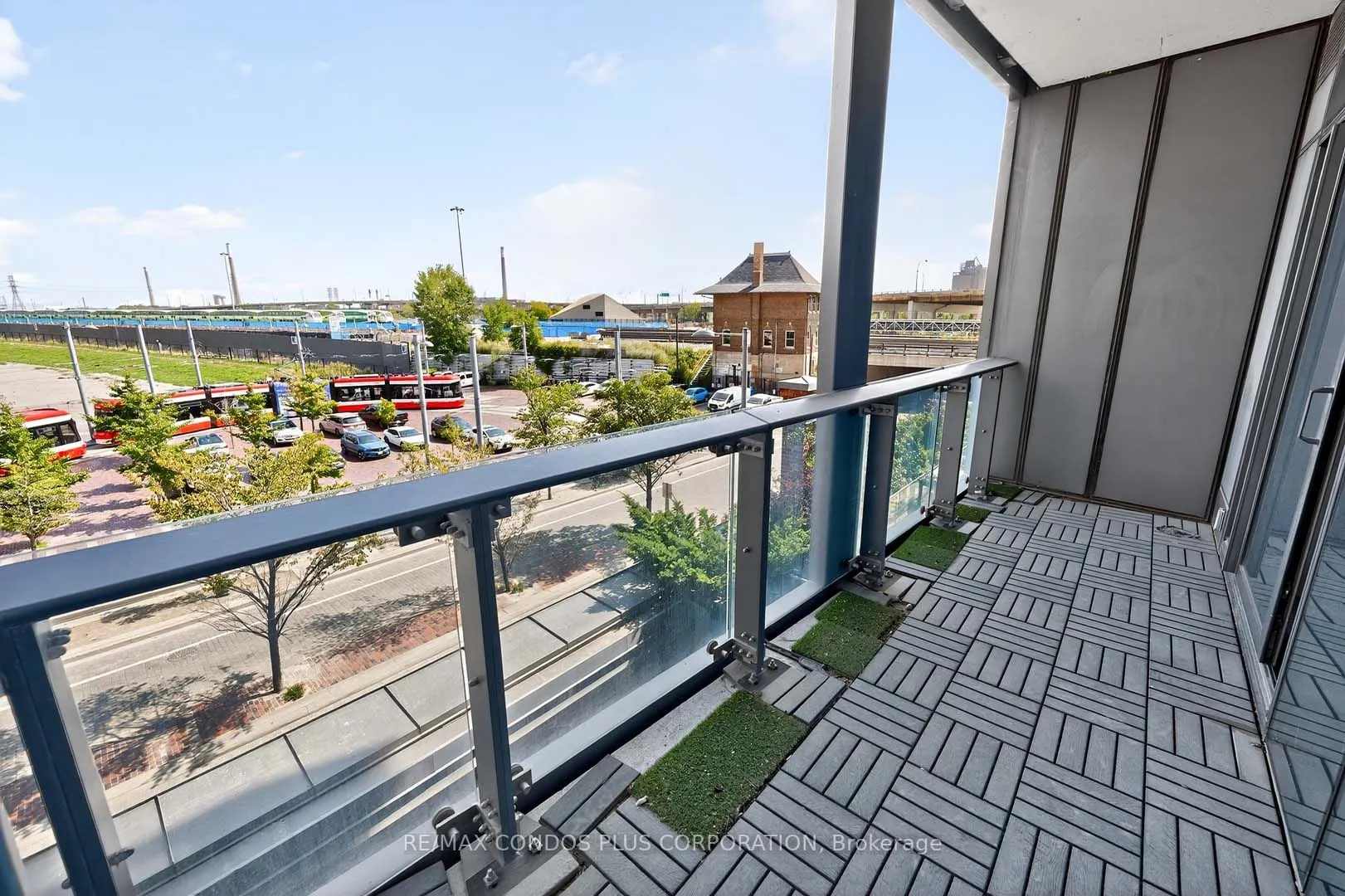 390 Cherry Street, #207