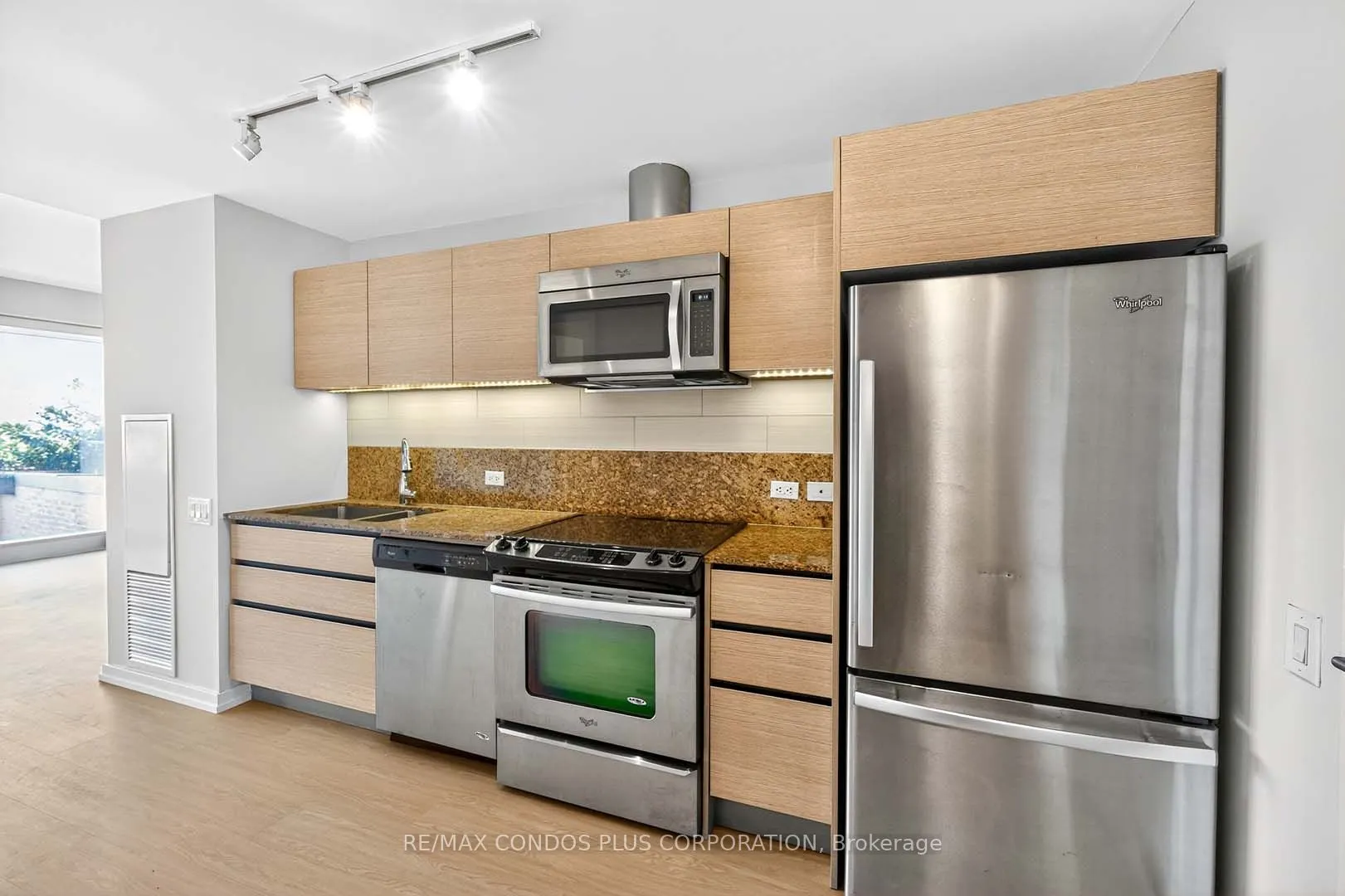390 Cherry Street, #207