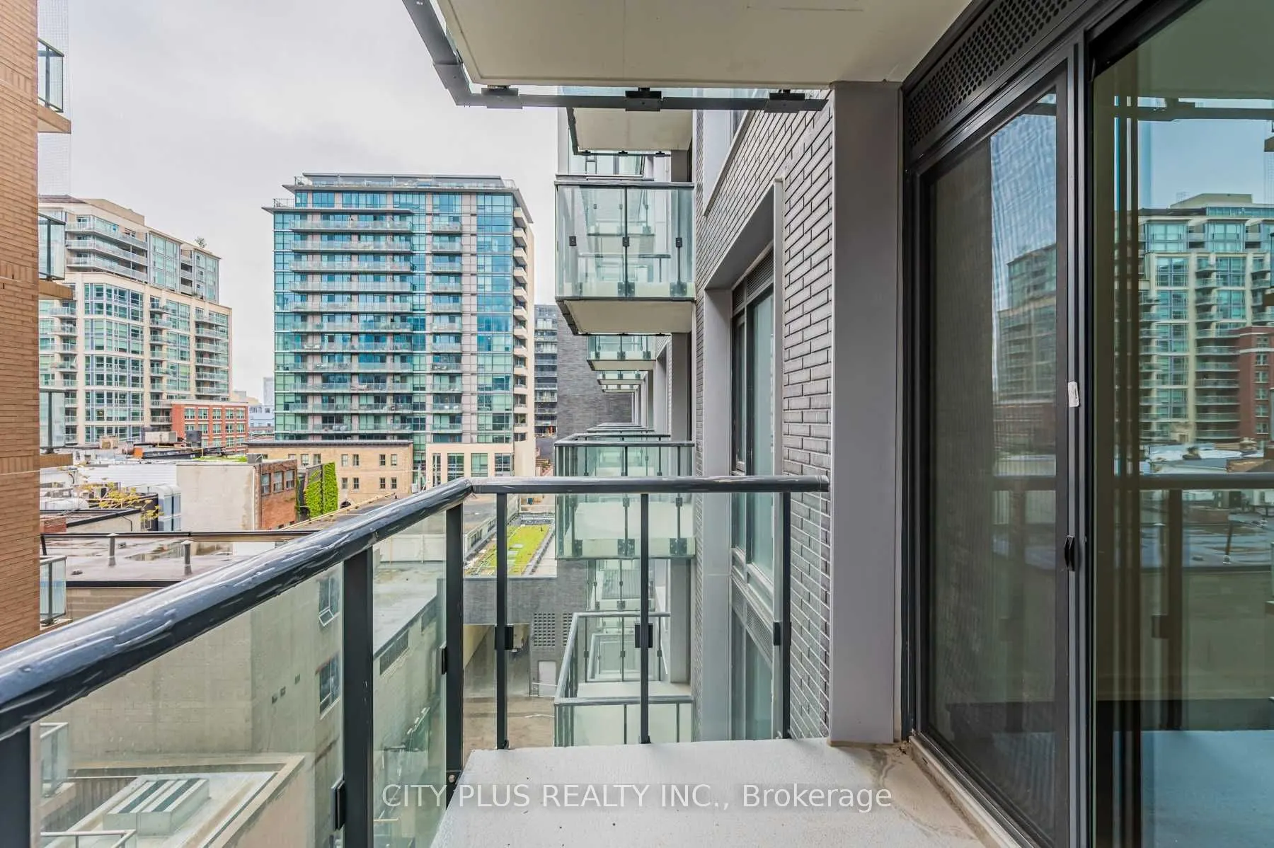 158 Front Street E, #307