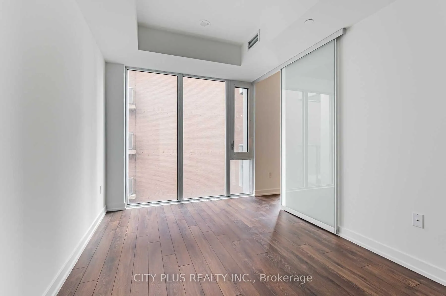 158 Front Street E, #307