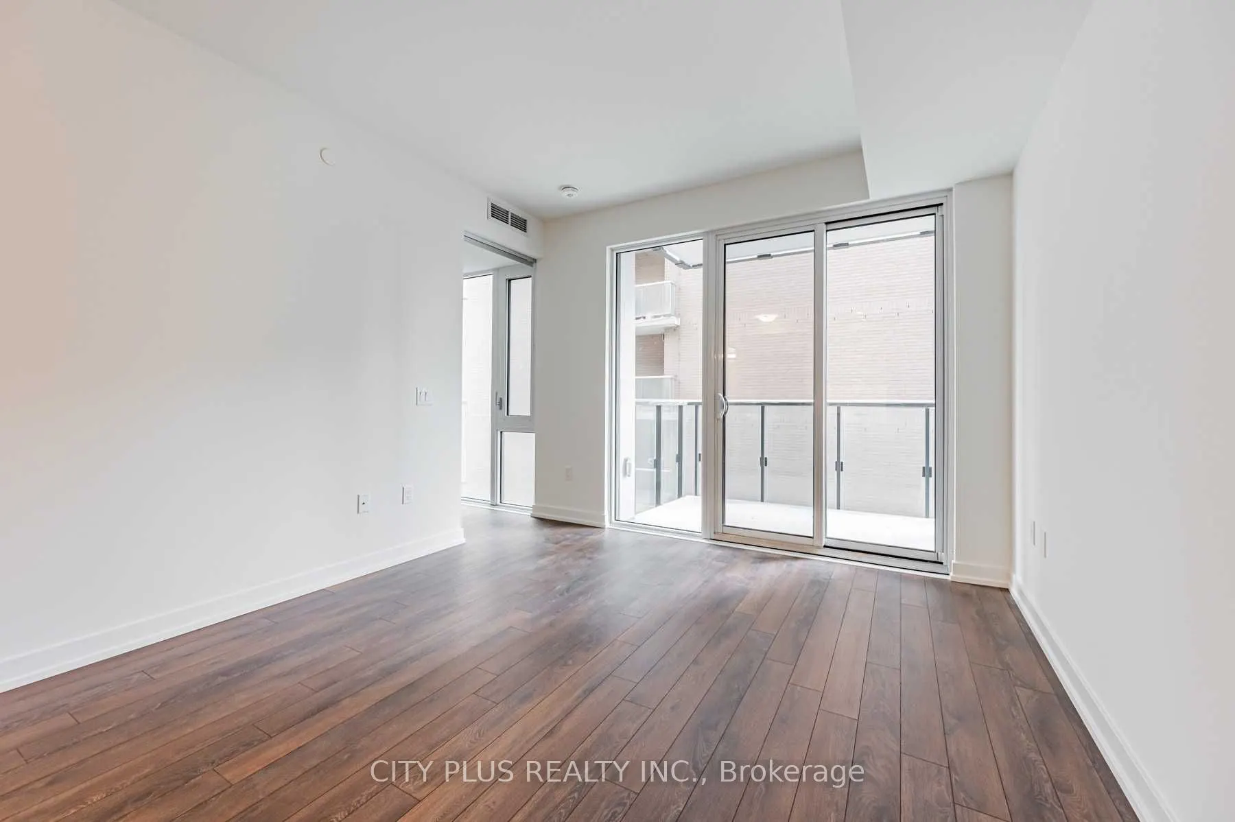 158 Front Street E, #307