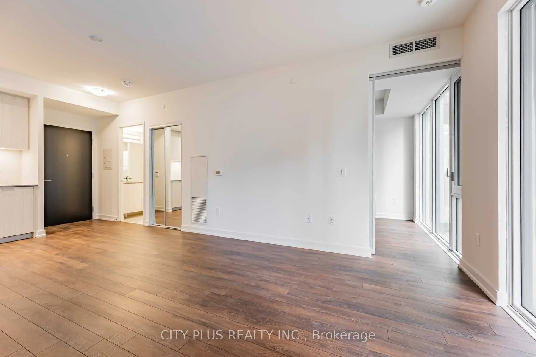 158 Front Street E, #307