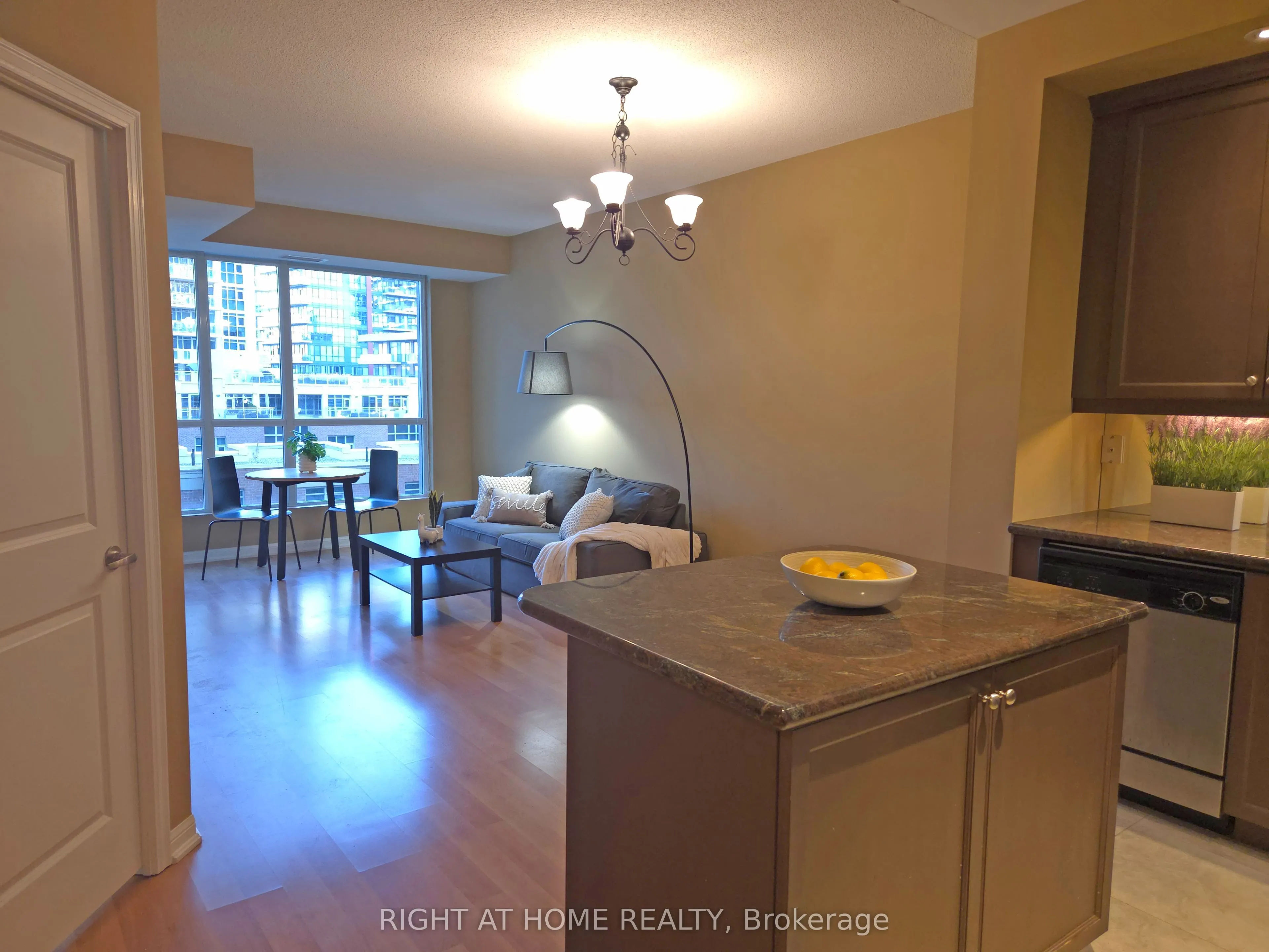 628 Fleet Street, #518