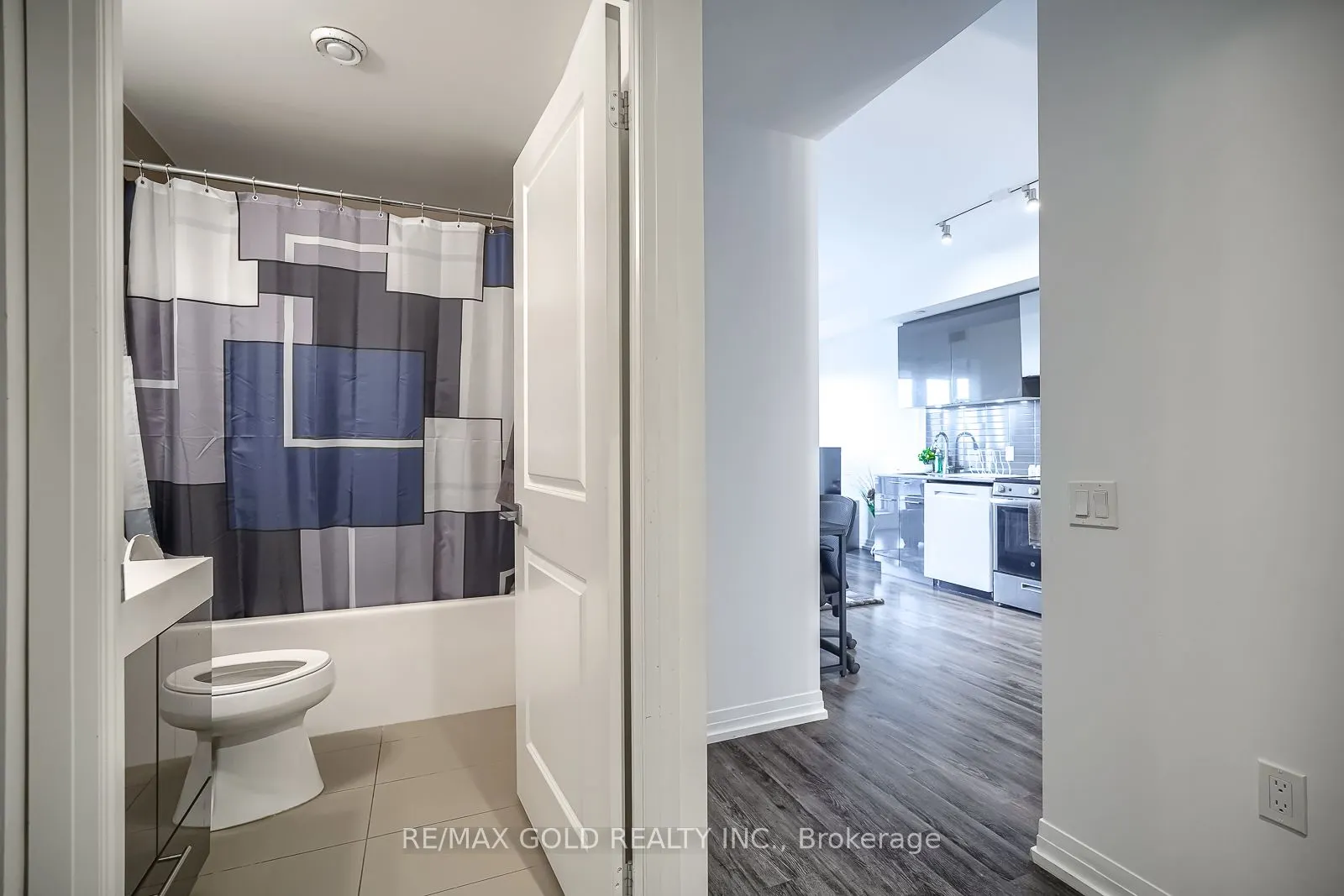 251 jarvis Street, #919
