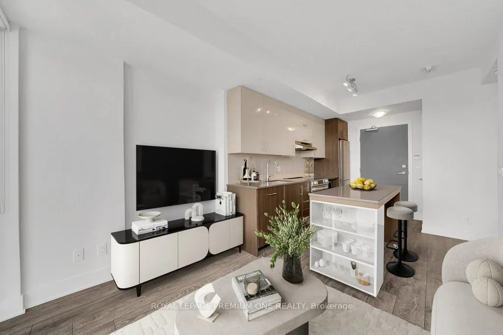 188 Fairview Mall Drive, #1608