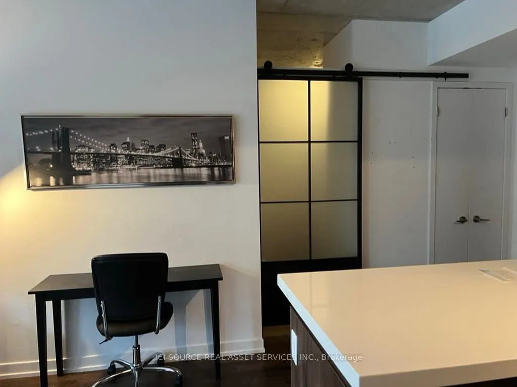 461 Adelaide Street W, #530