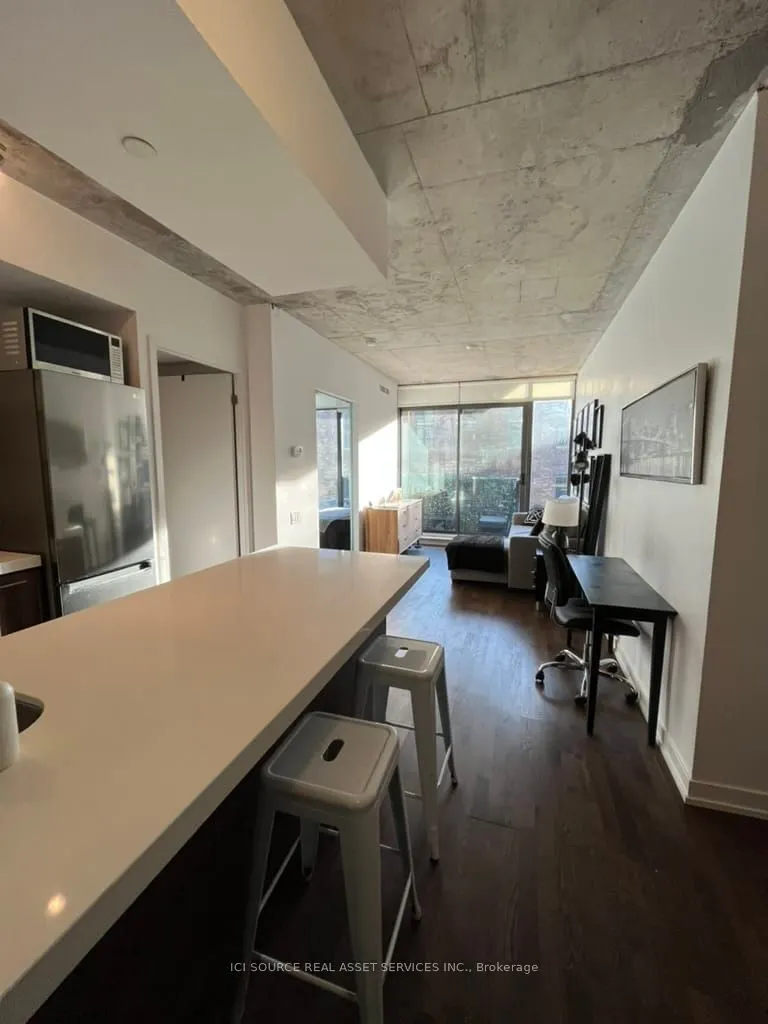 461 Adelaide Street W, #530