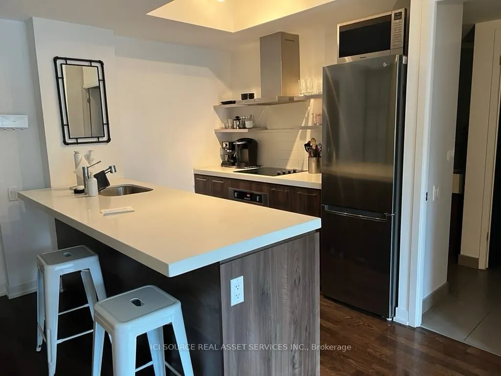461 Adelaide Street W, #530