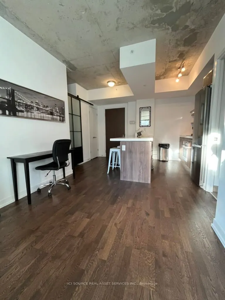 461 Adelaide Street W, #530