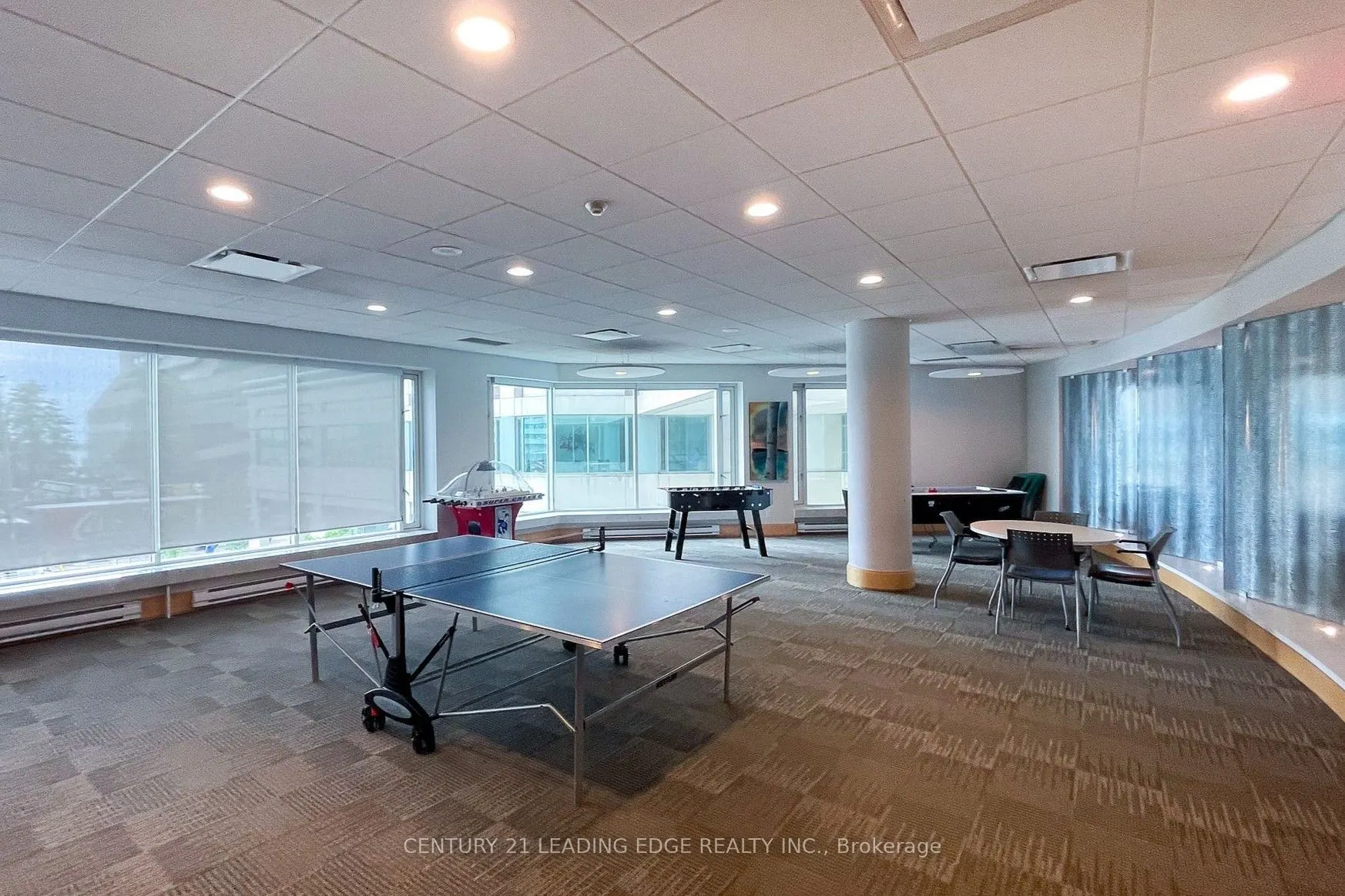 10 Queens Quay W, #607