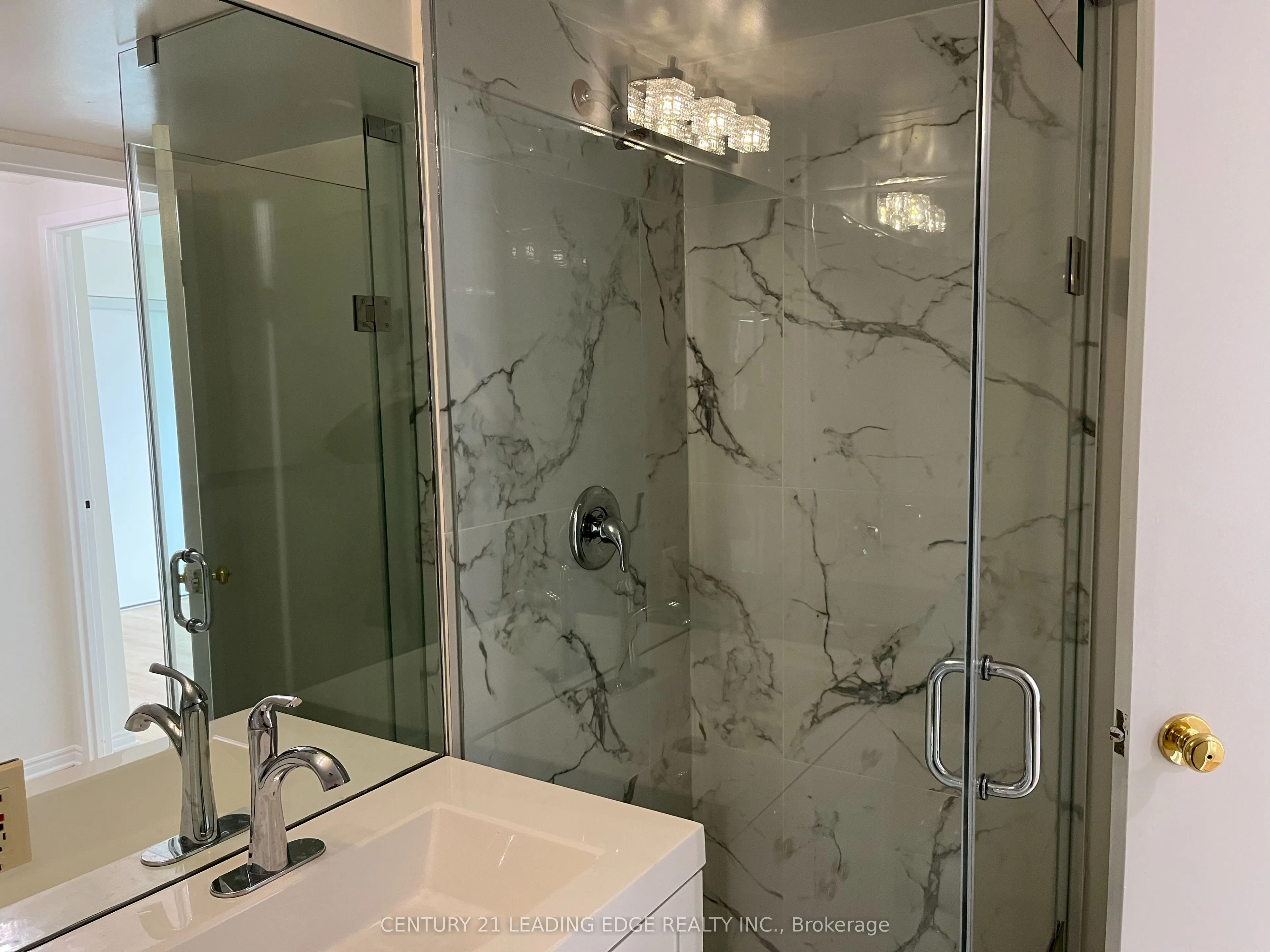 10 Queens Quay W, #607