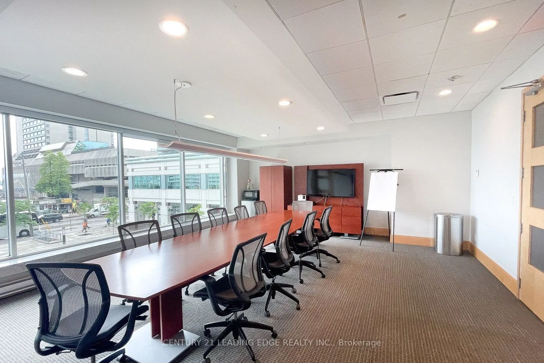 10 Queens Quay W, #607