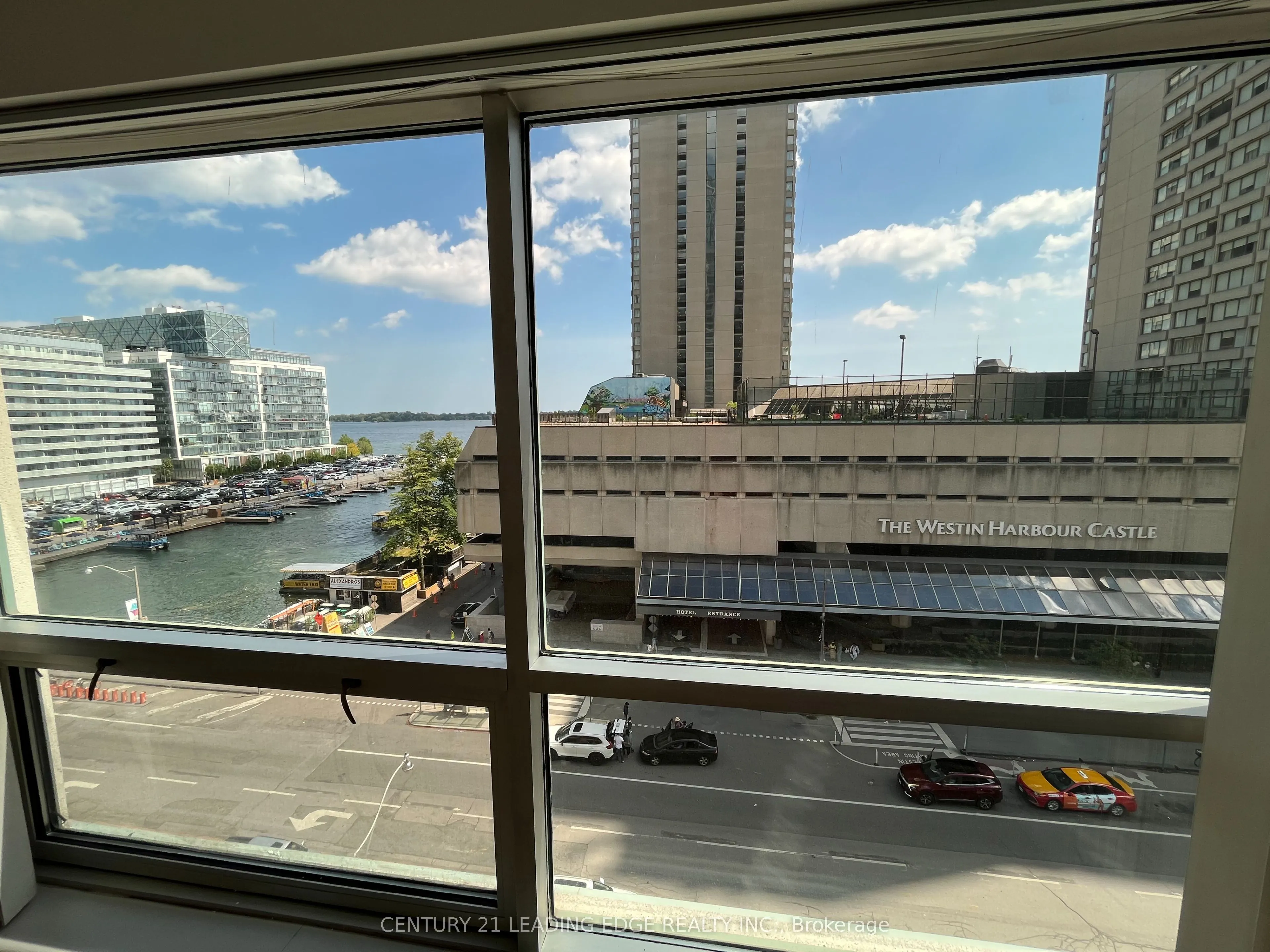 10 Queens Quay W, #607