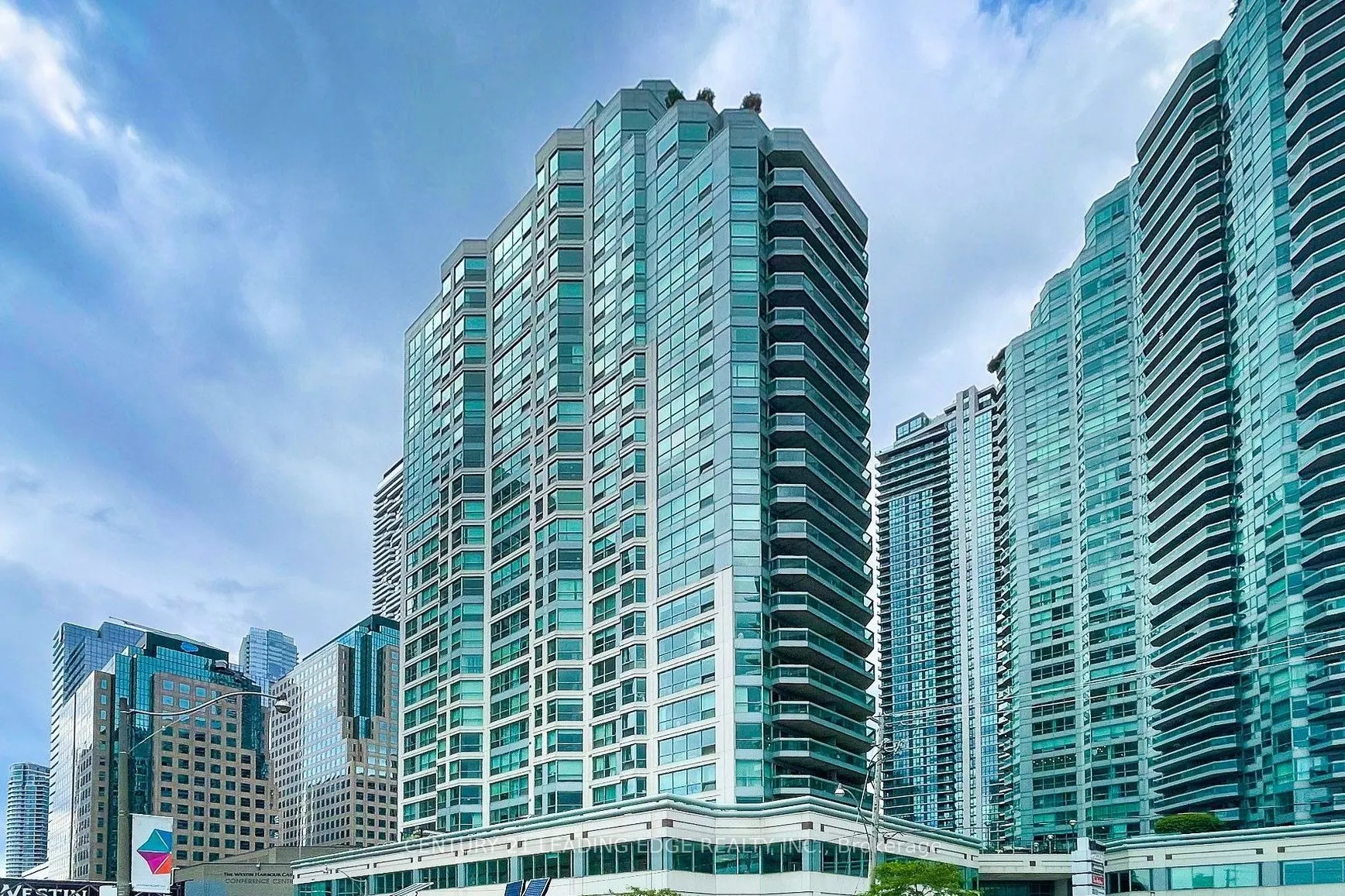 10 Queens Quay W, #607