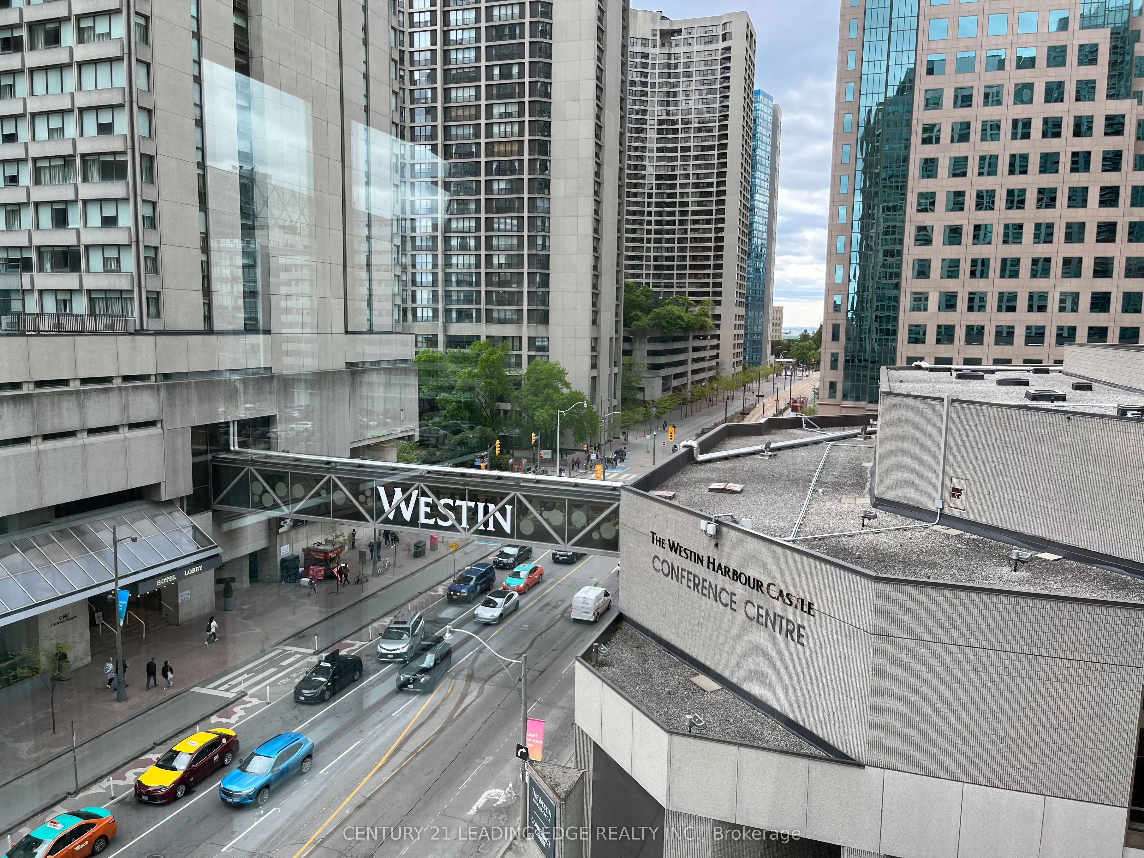 10 Queens Quay W, #607