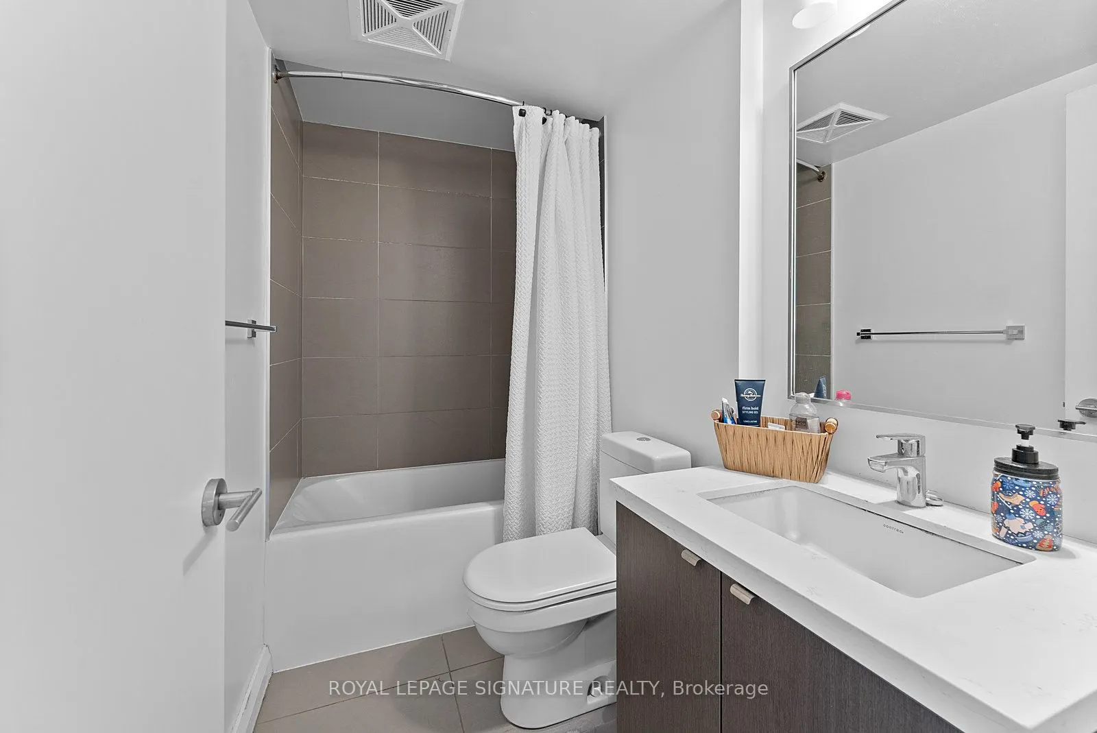 155 Yorkville Avenue, #1013