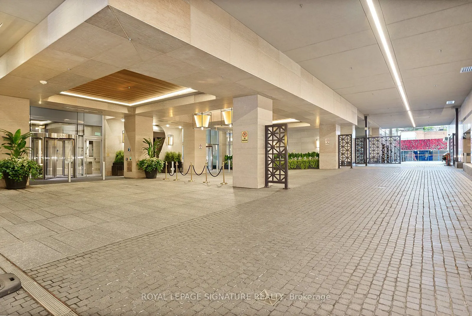 155 Yorkville Avenue, #1013
