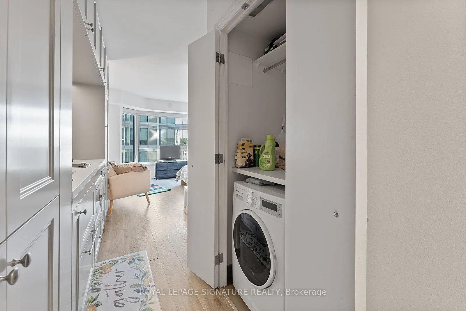 155 Yorkville Avenue, #1013