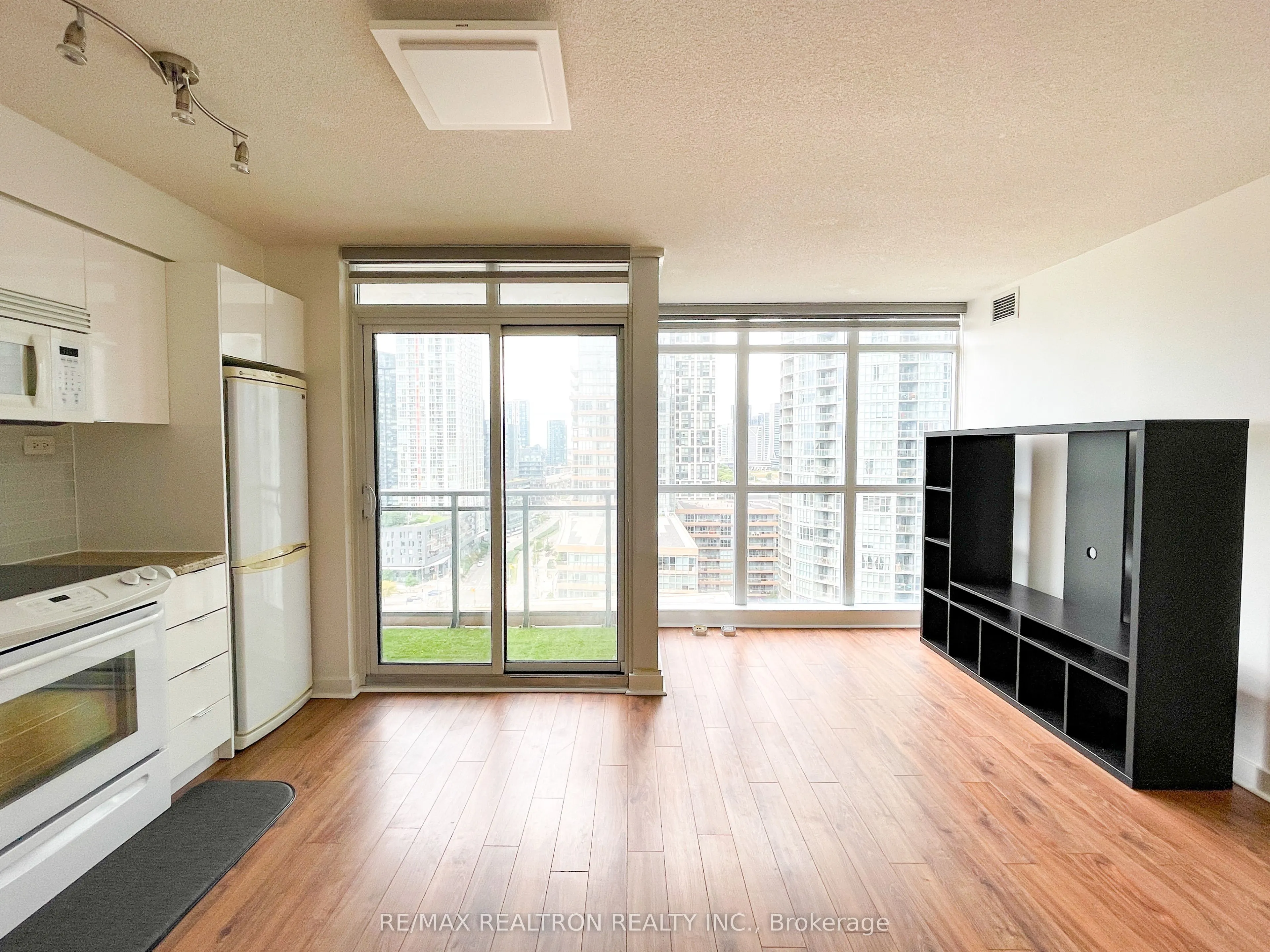 10 Capreol Court, #1810
