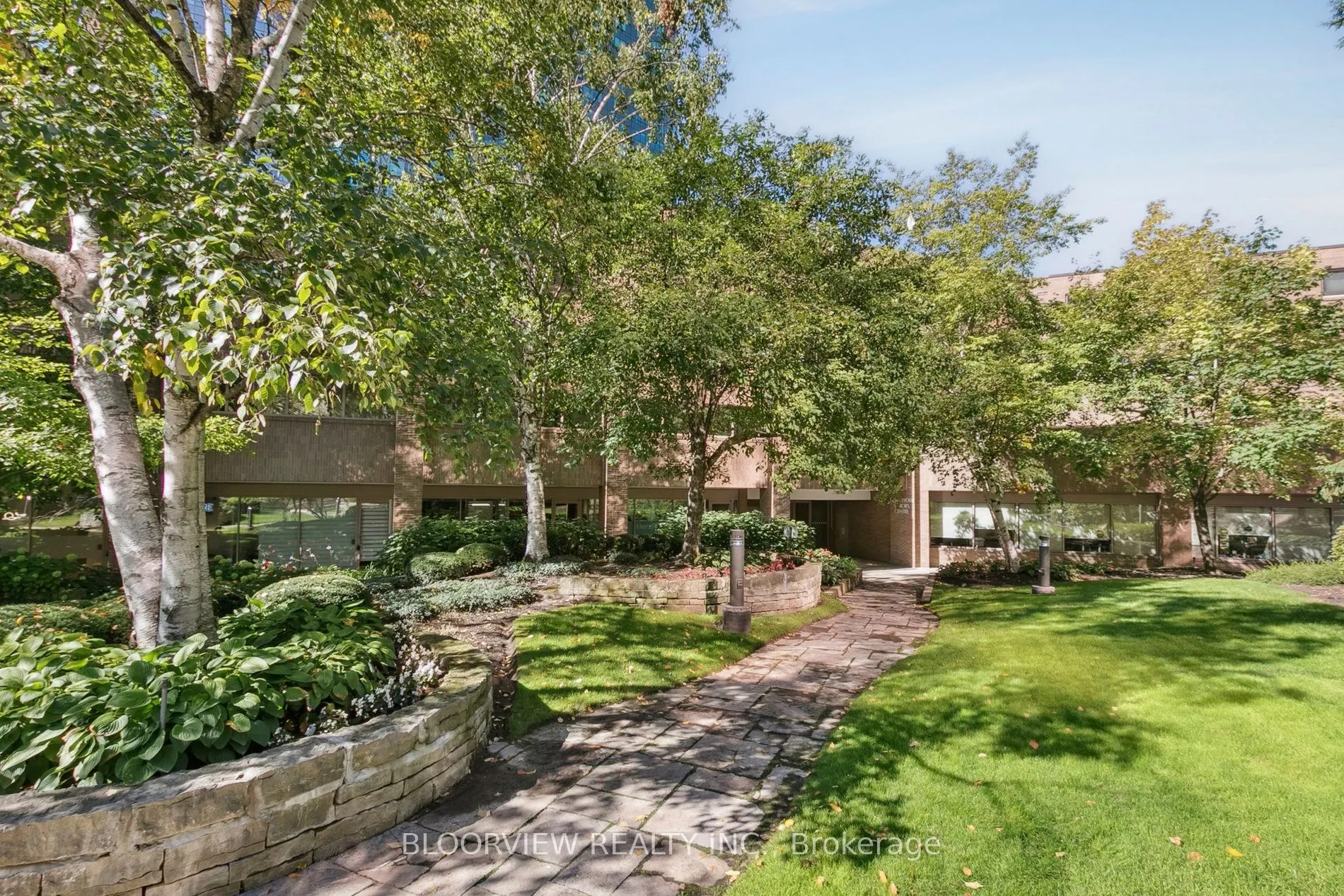 3 Duplex Avenue, #105