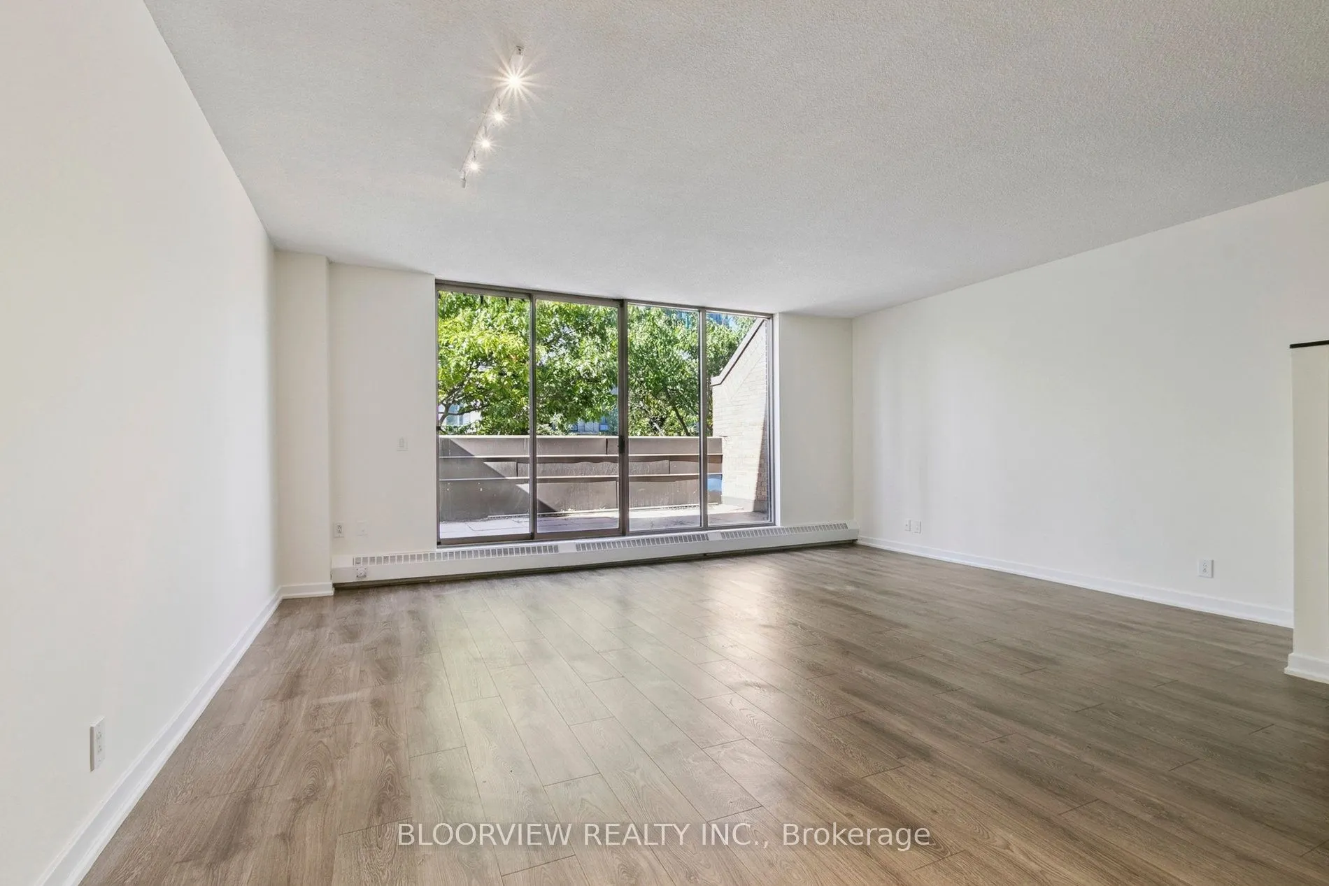 3 Duplex Avenue, #105