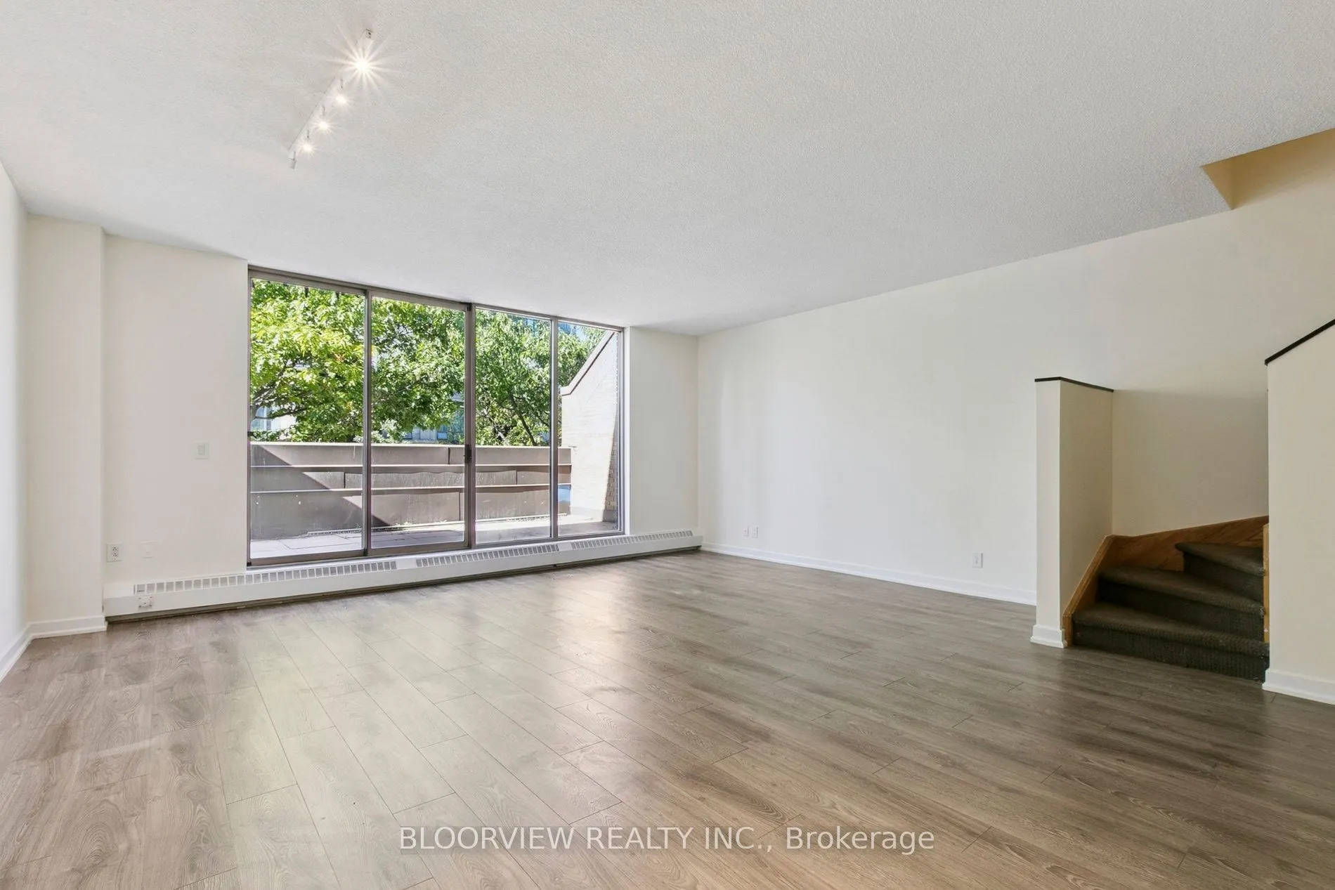 3 Duplex Avenue, #105