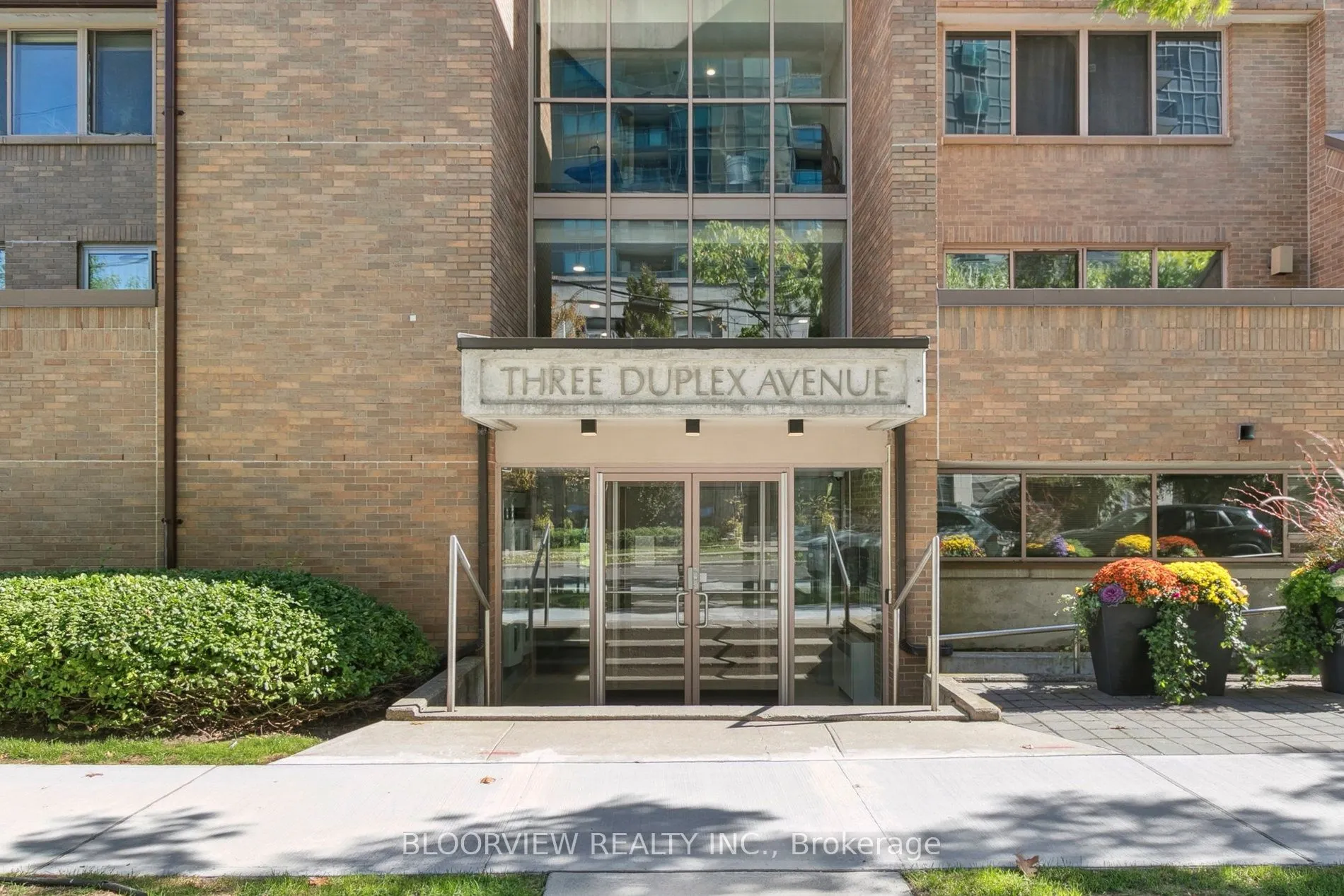 3 Duplex Avenue, #105