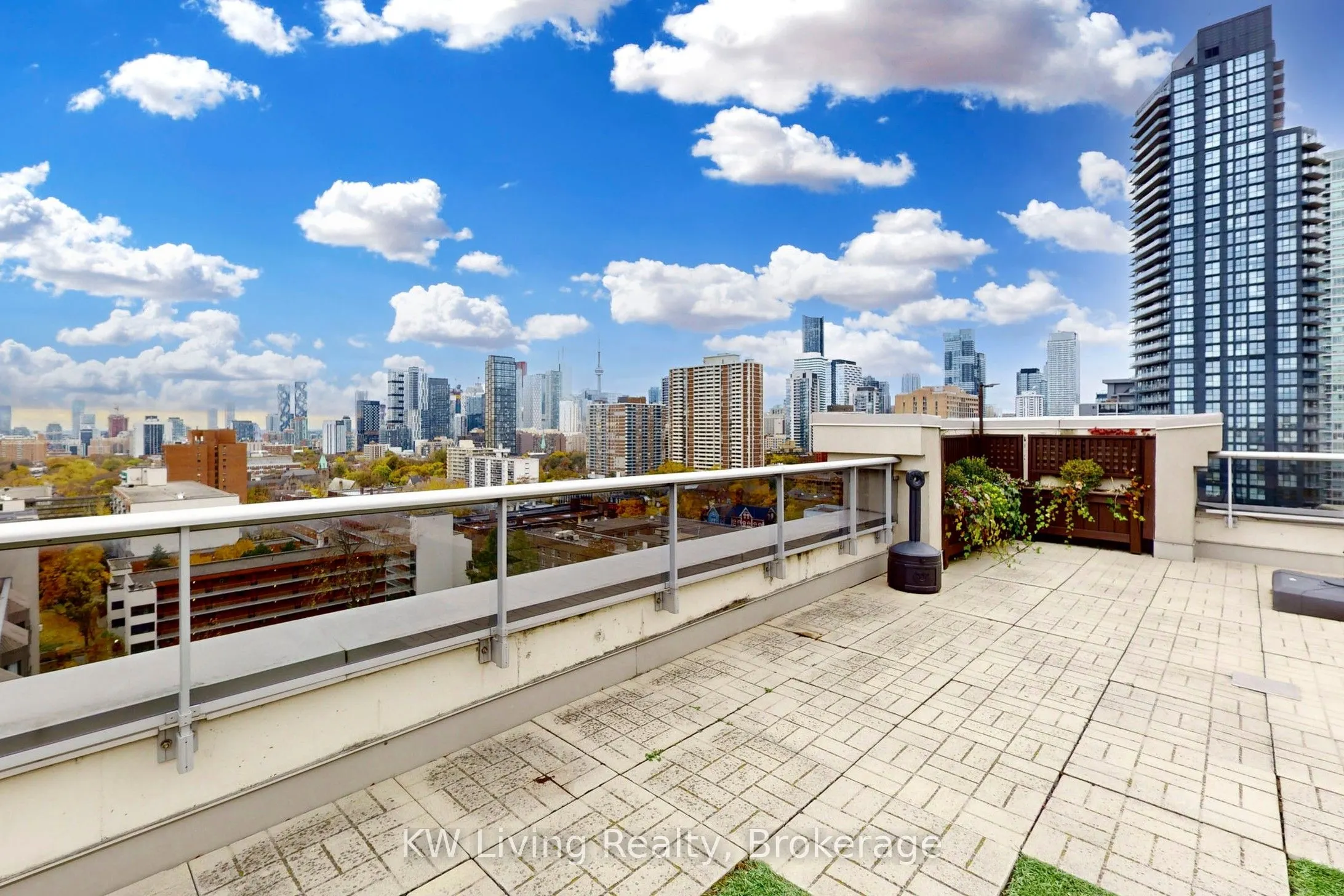 225 Wellesley Street E, #509