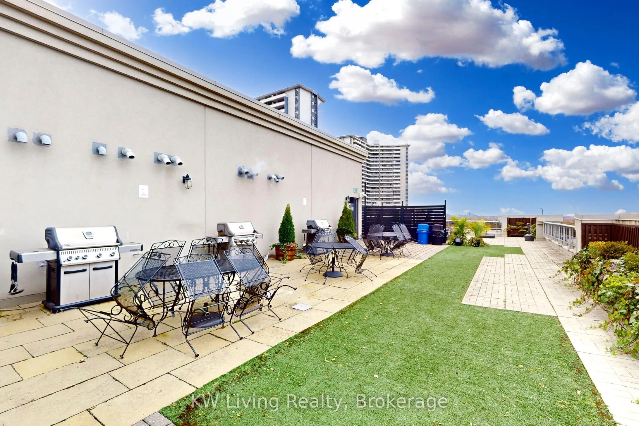 225 Wellesley Street E, #509