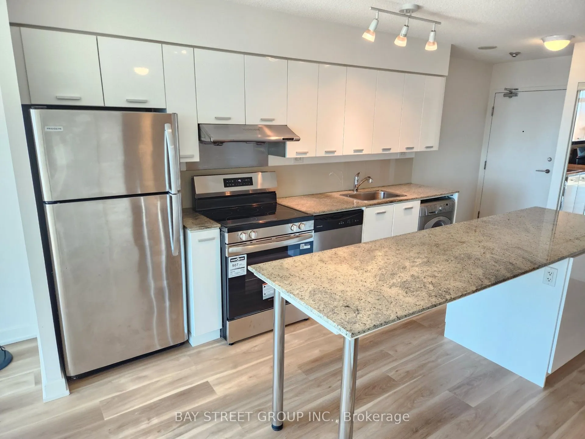 29 Singer Court, #512