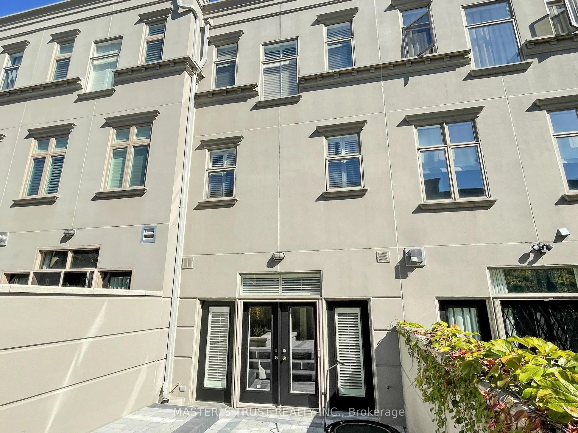 260 Russell Hill Road, #11