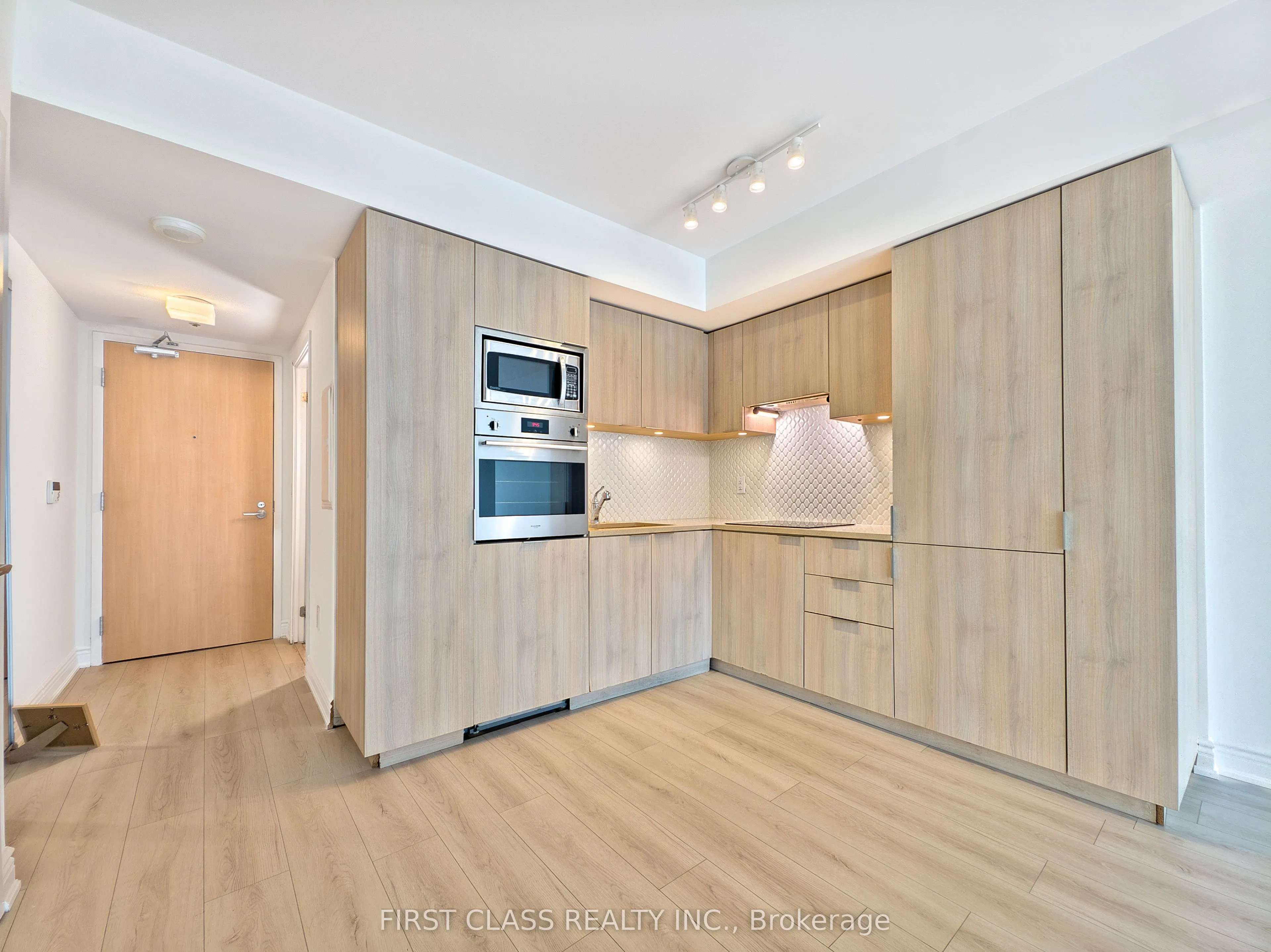 11 Wellesley Street W, #1404