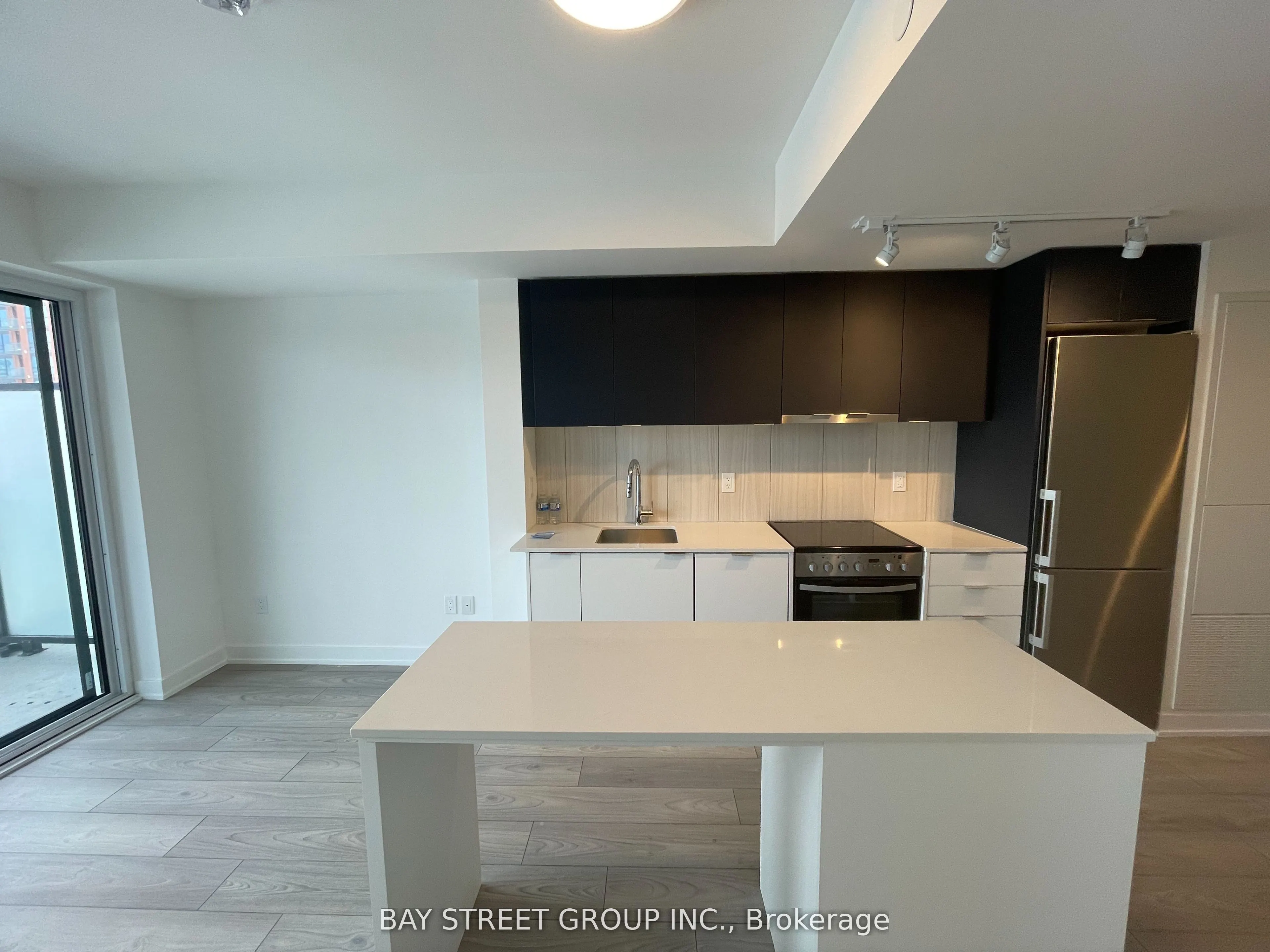 8 Tippett Road, #901
