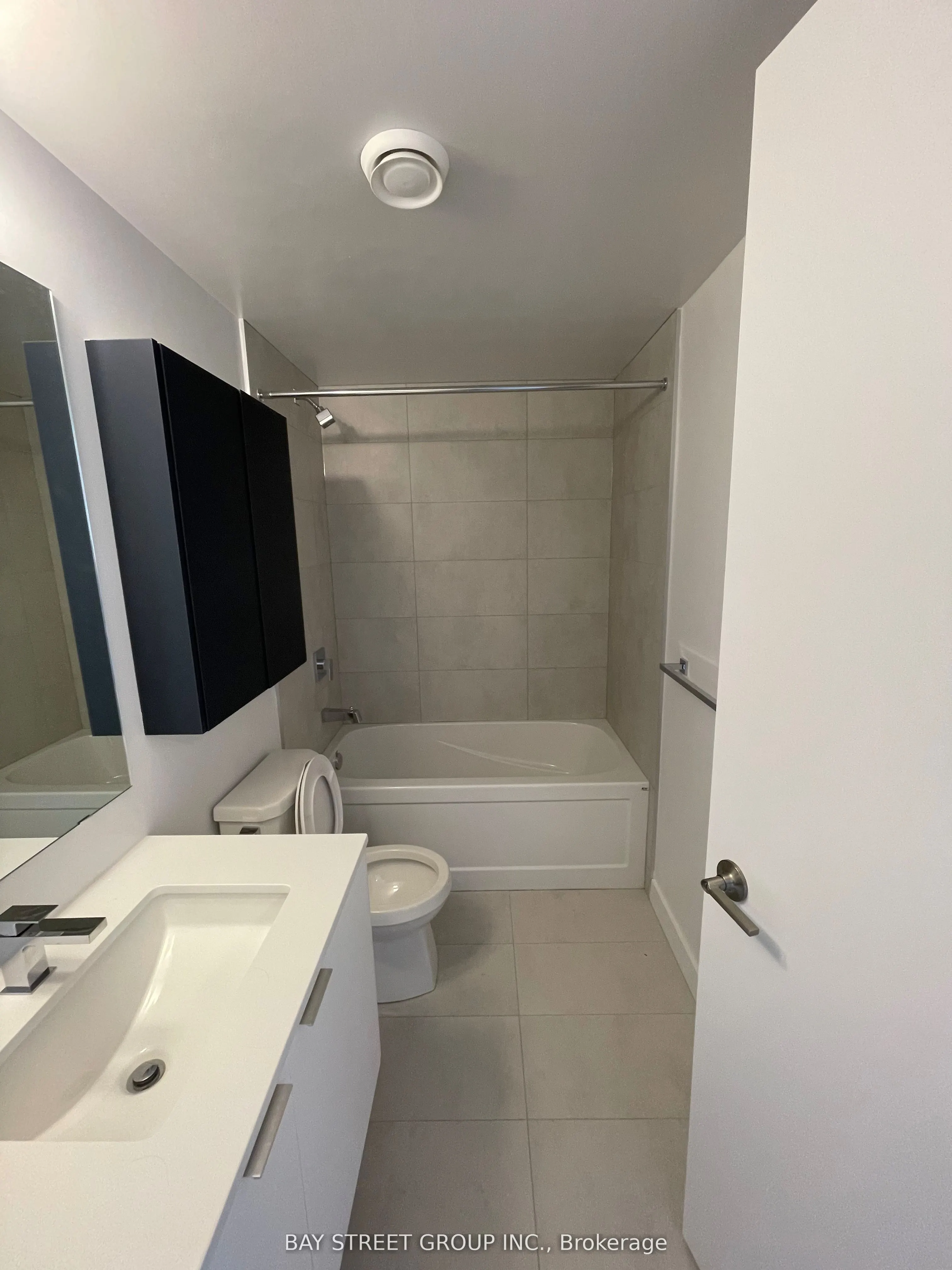 8 Tippett Road, #901