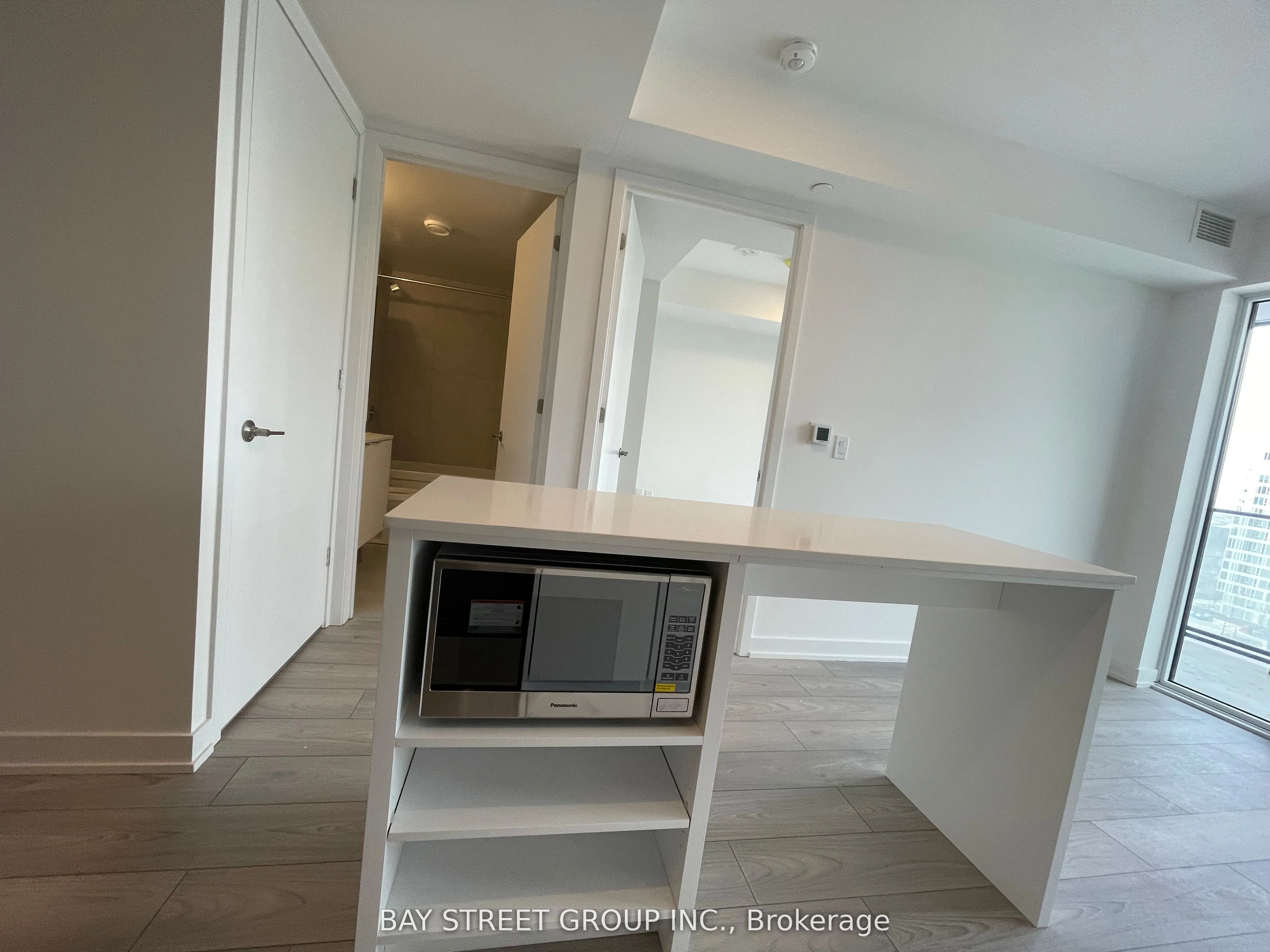 8 Tippett Road, #901
