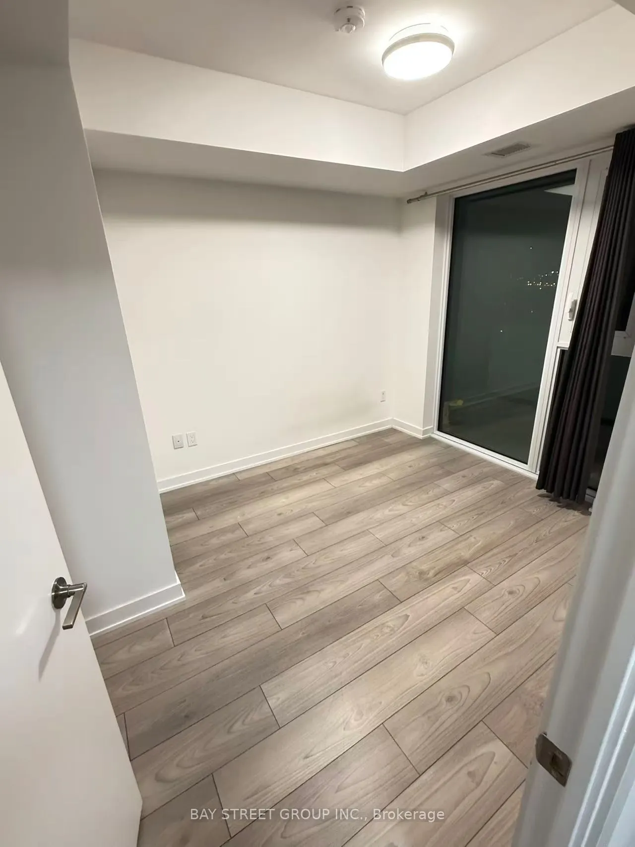 8 Tippett Road, #901