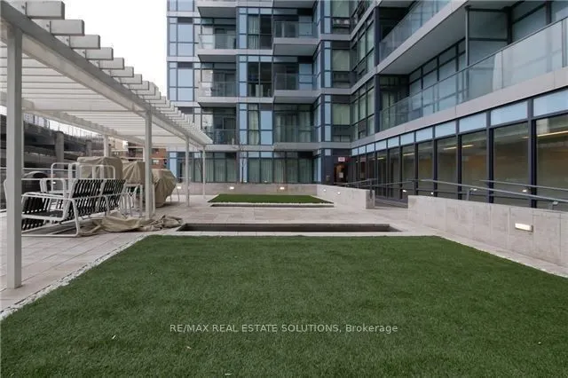 210 Simcoe Street, #1303