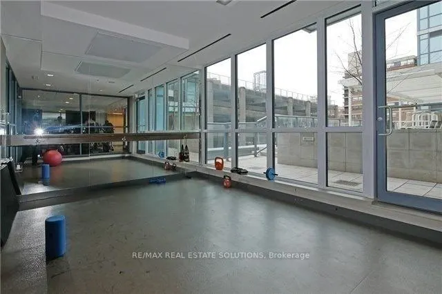 210 Simcoe Street, #1303