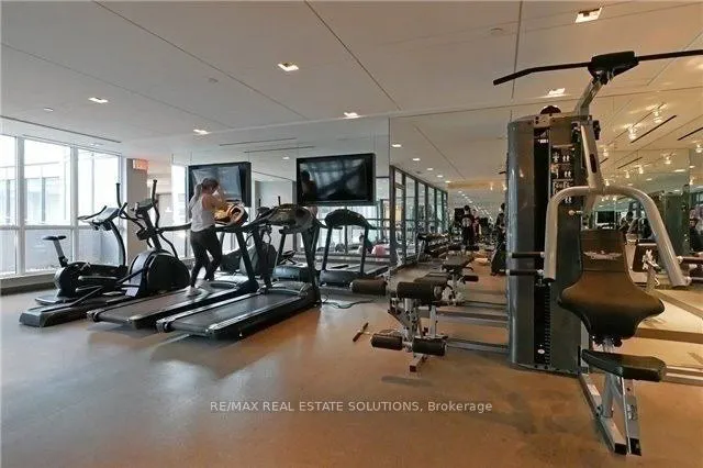 210 Simcoe Street, #1303
