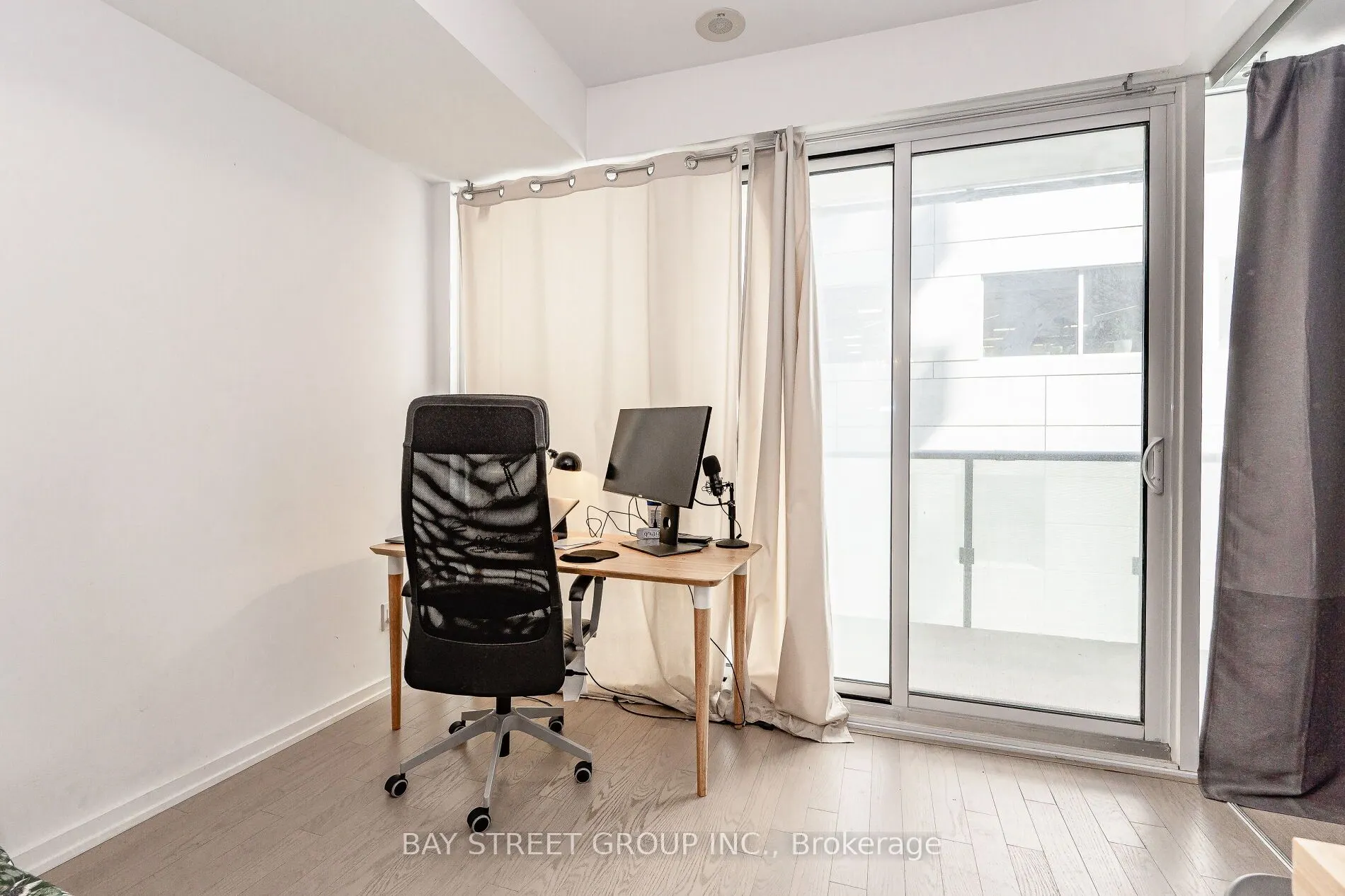 101 Peter Street, #601