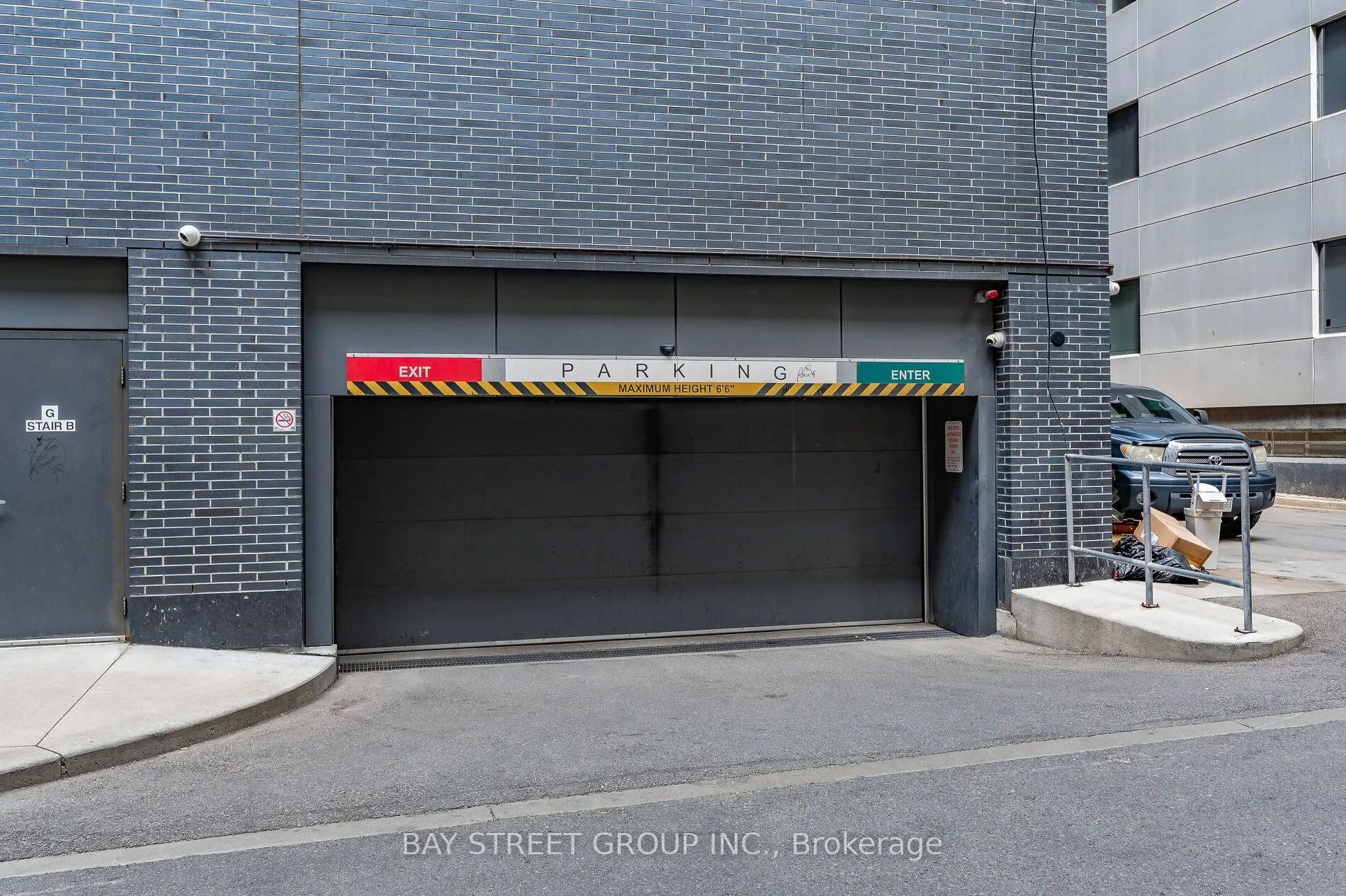 101 Peter Street, #601