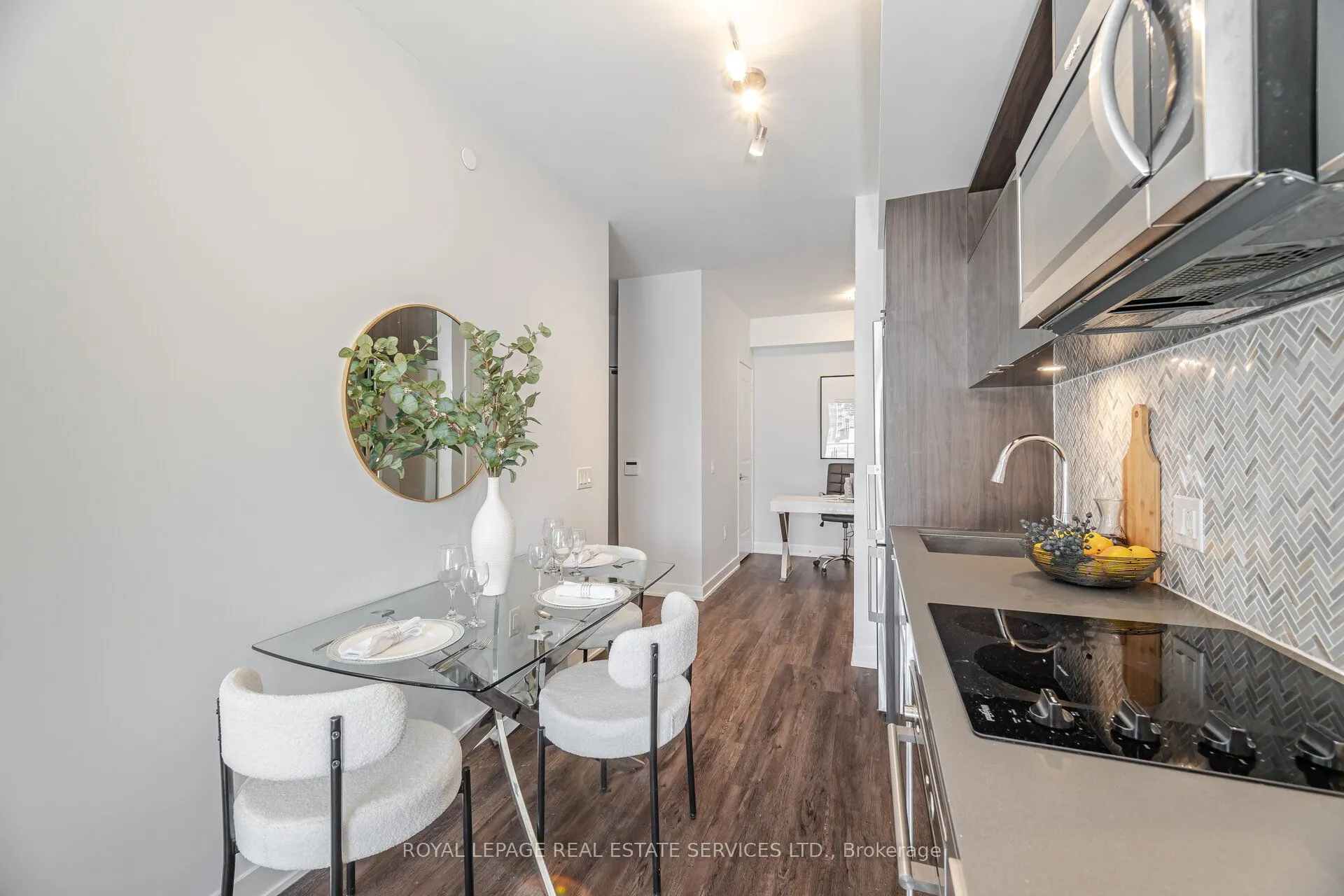 100 Dalhousie Street, #803