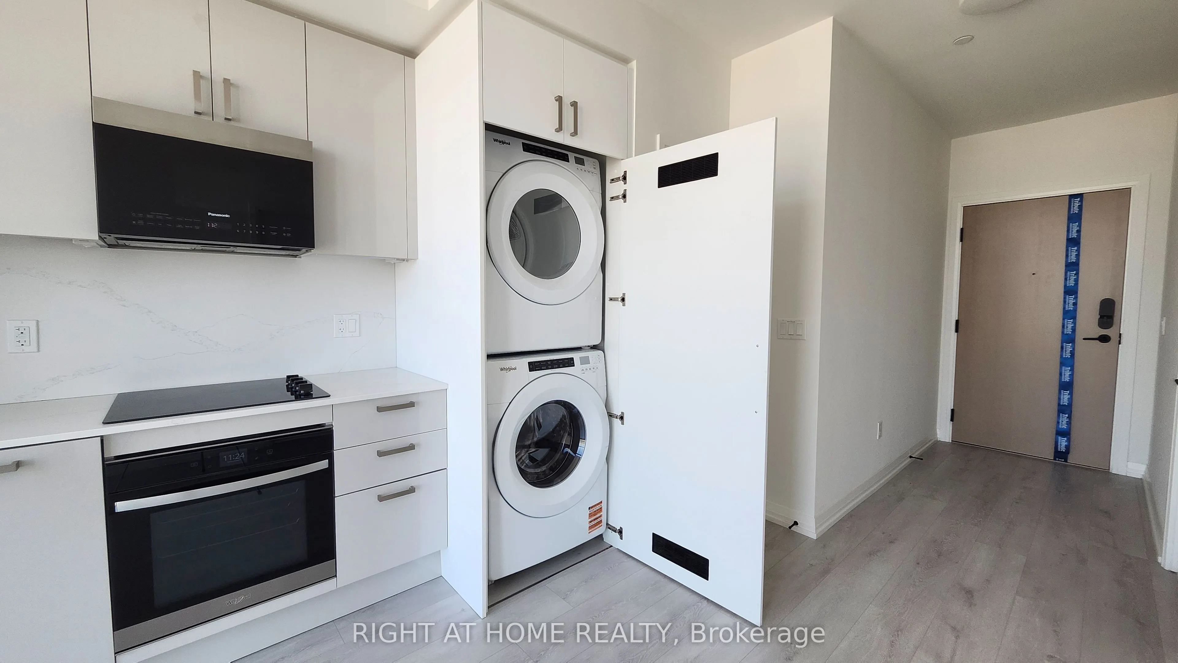 280 Dundas Street W, #PH12